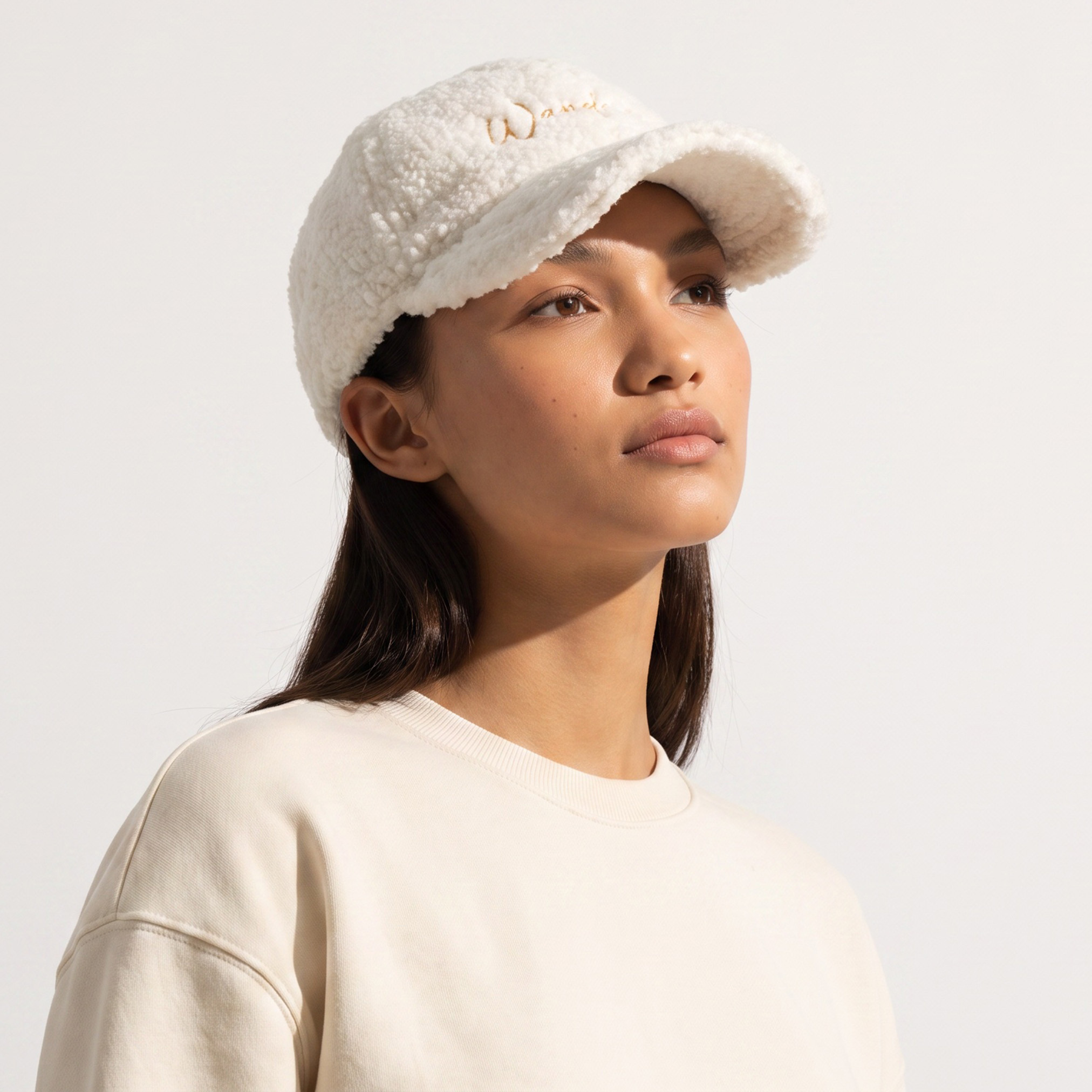 كاب بتطريز شعار وشريط إغلاق لاصق-women-clothingaccessories-capsandhats-image-2