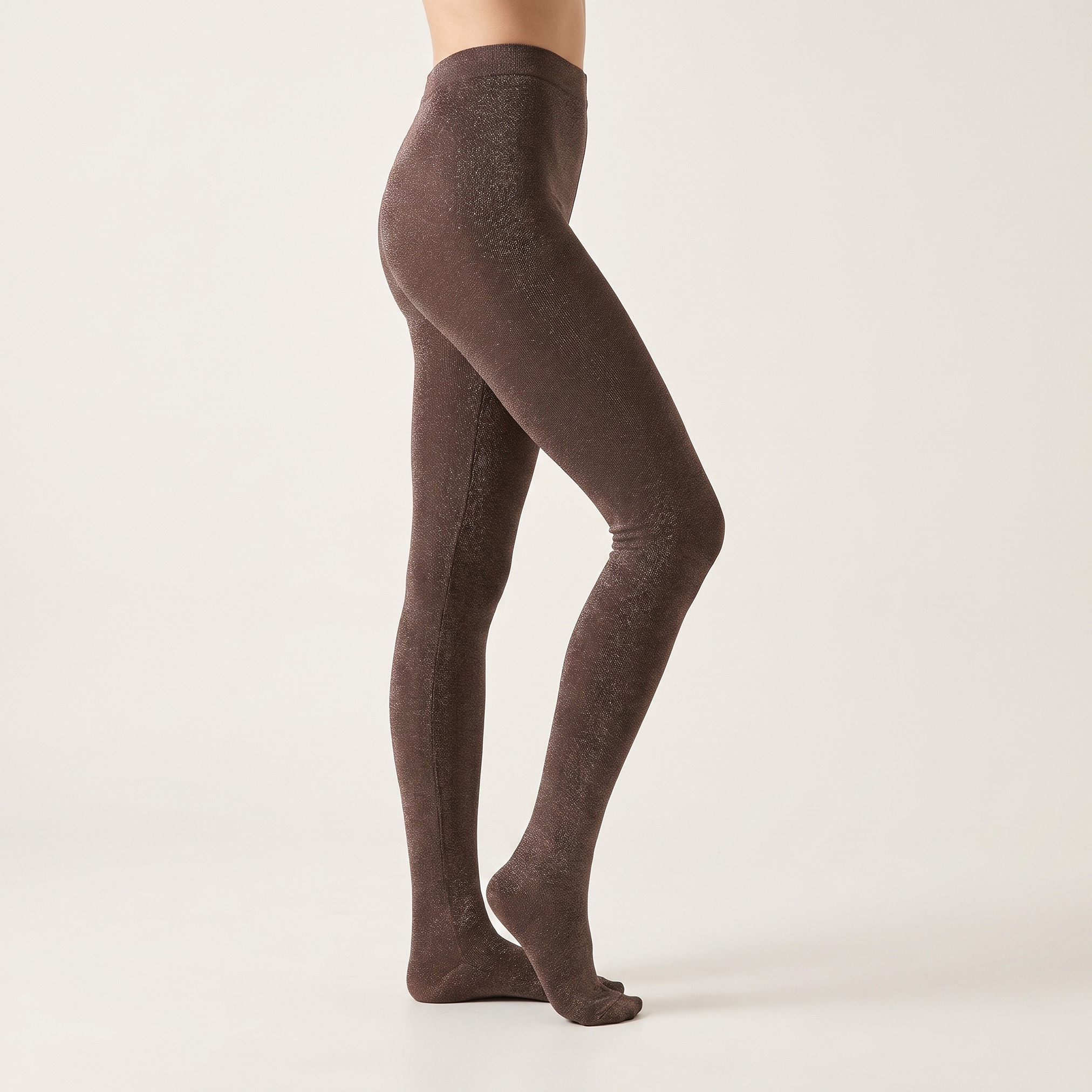 جوارب شفافة-women-socksandstockings-image-2