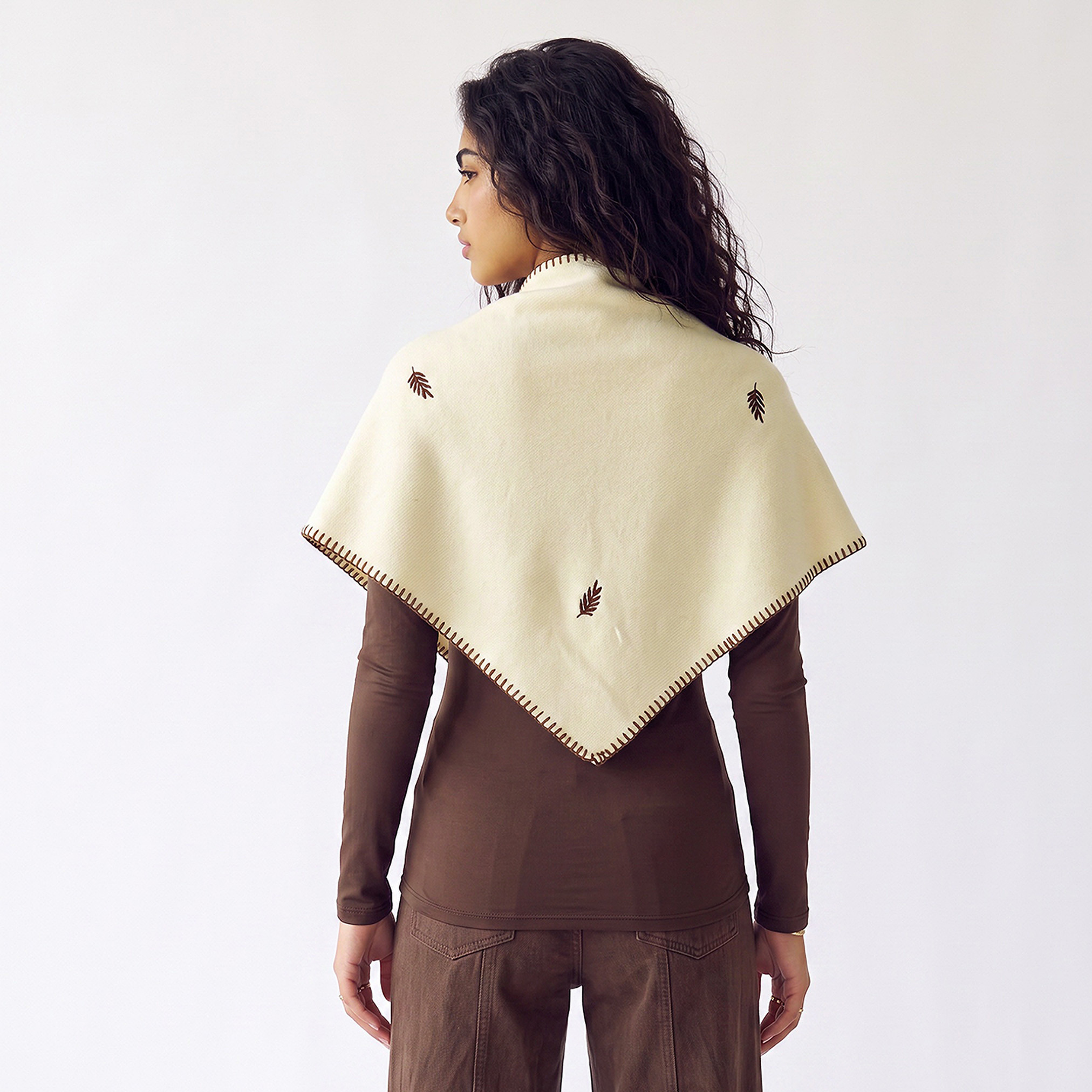 Scarf Triangle Cream-women-winterwear-scarves-image-3