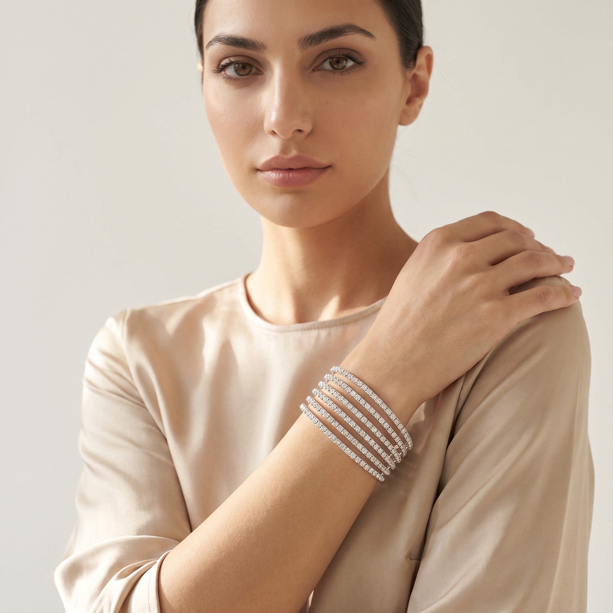 سوار كف معدن مزين من سبلاش اكسيسوريز-women-watchesandjewellery-jewellery-banglesandbracelets-image-2