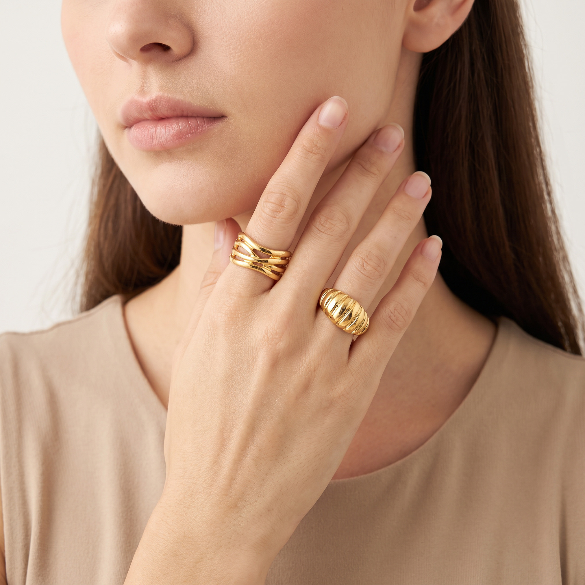 Set of 5 - Stackable Gold Tone Ring with Textured Design-women-watchesandjewellery-jewellery-rings-image-2