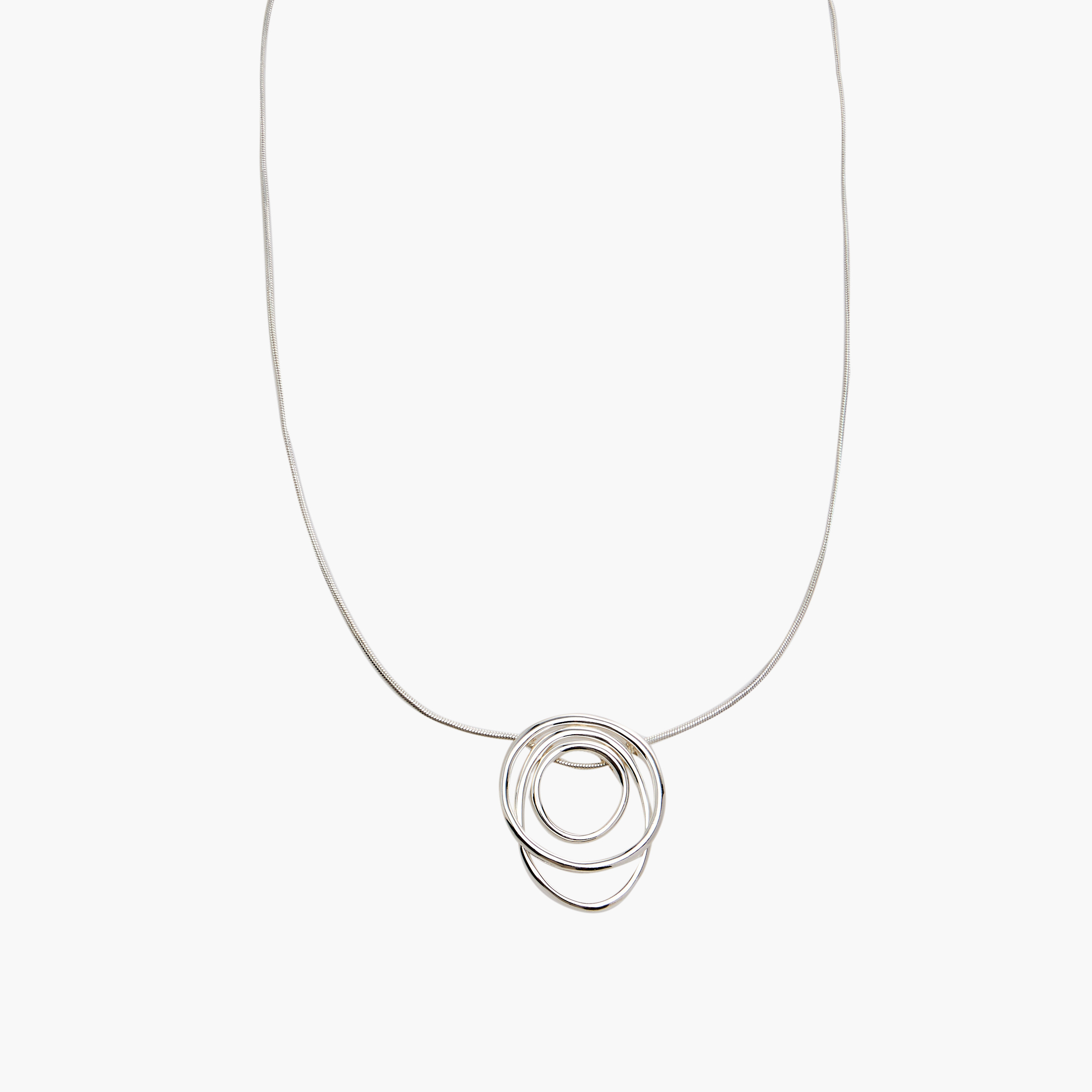 قلادة فضية بتصميم دائري-women-watchesandjewellery-jewellery-necklacesandpendants-image-3