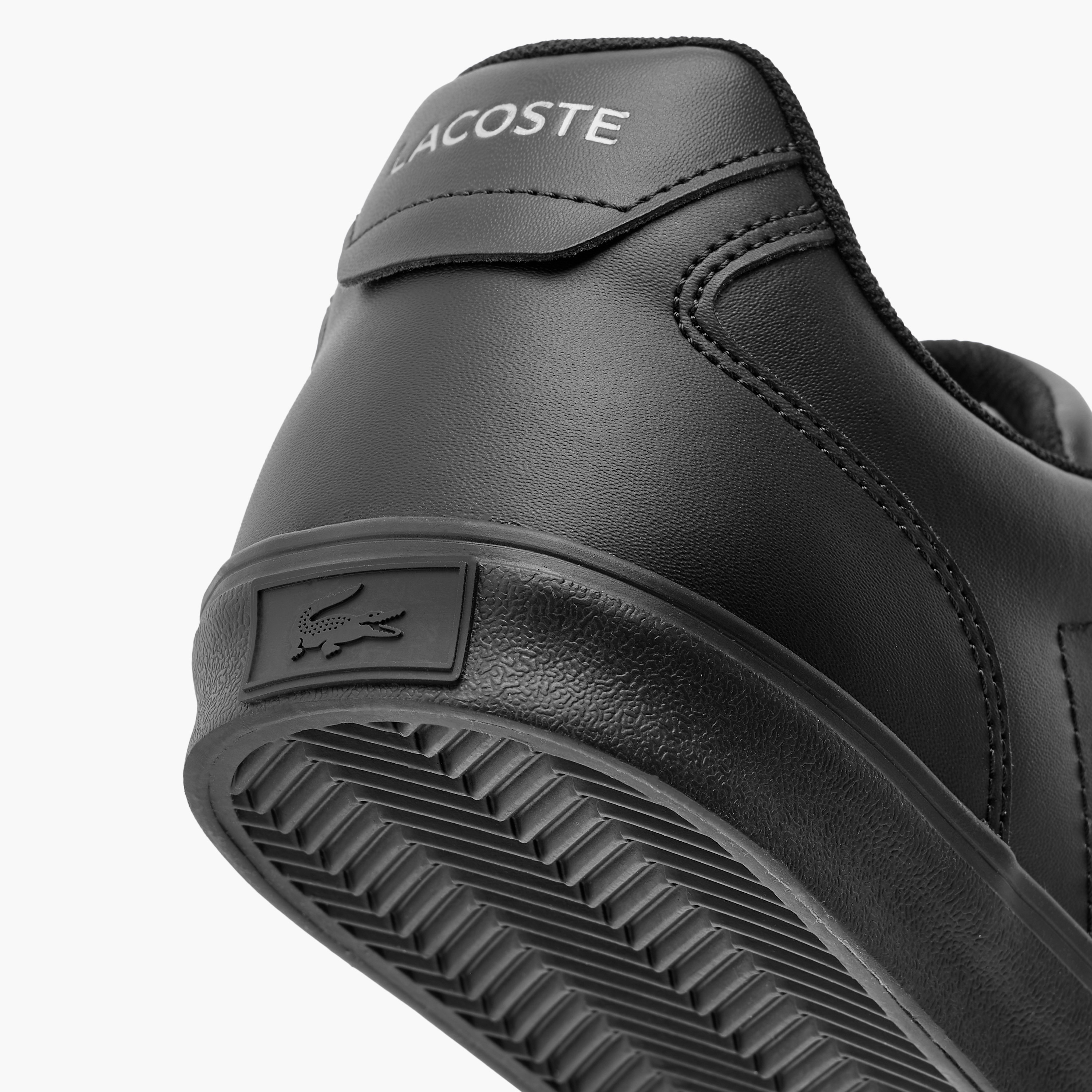 حذاء سنيكرز برباط وشعار للرجال من لاكوست-men-shoes-sneakers-image-5