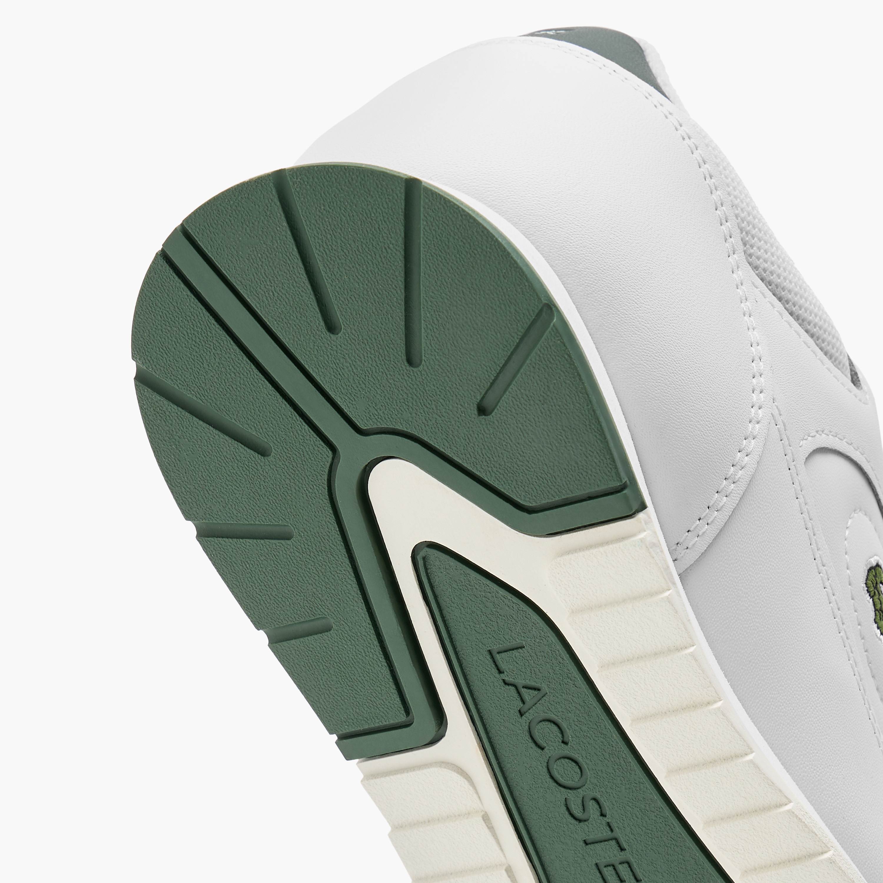 حذاء سنيكرز برباط وتطريز شعار للرجال من لاكوست-men-shoes-sneakers-image-5