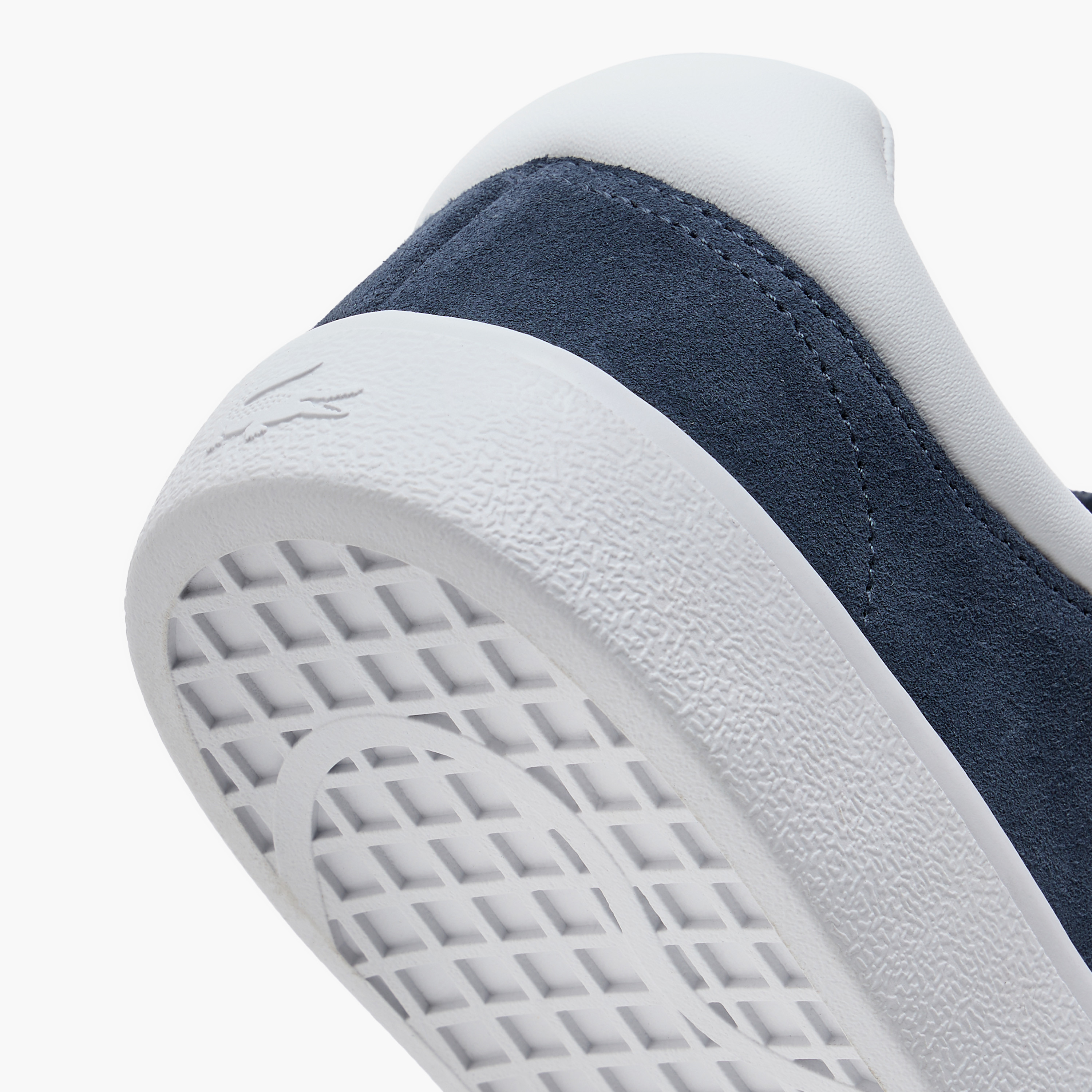 حذاء سنيكرز برباط إغلاق وتفاصيل شعار للرجال من لاكوست-men-shoes-sneakers-image-5