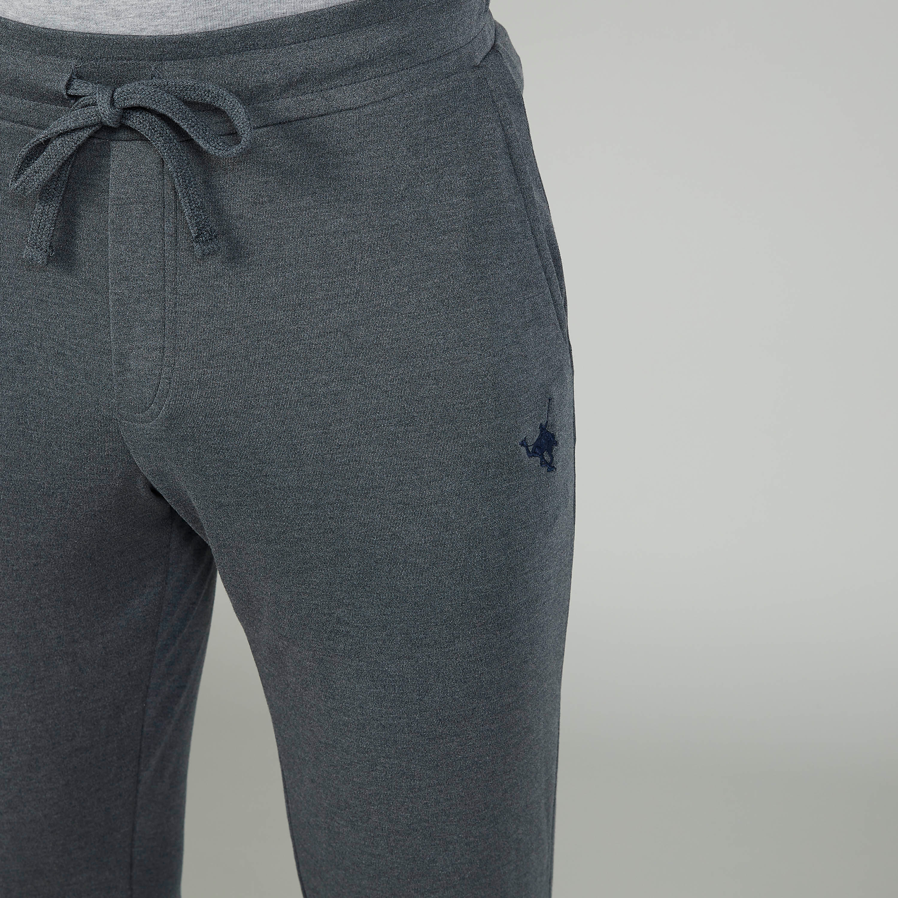 بنطلون رياضي سادة بخصر متوسط الارتفاع وجيوب-men-clothing-bottoms-joggers-image-2