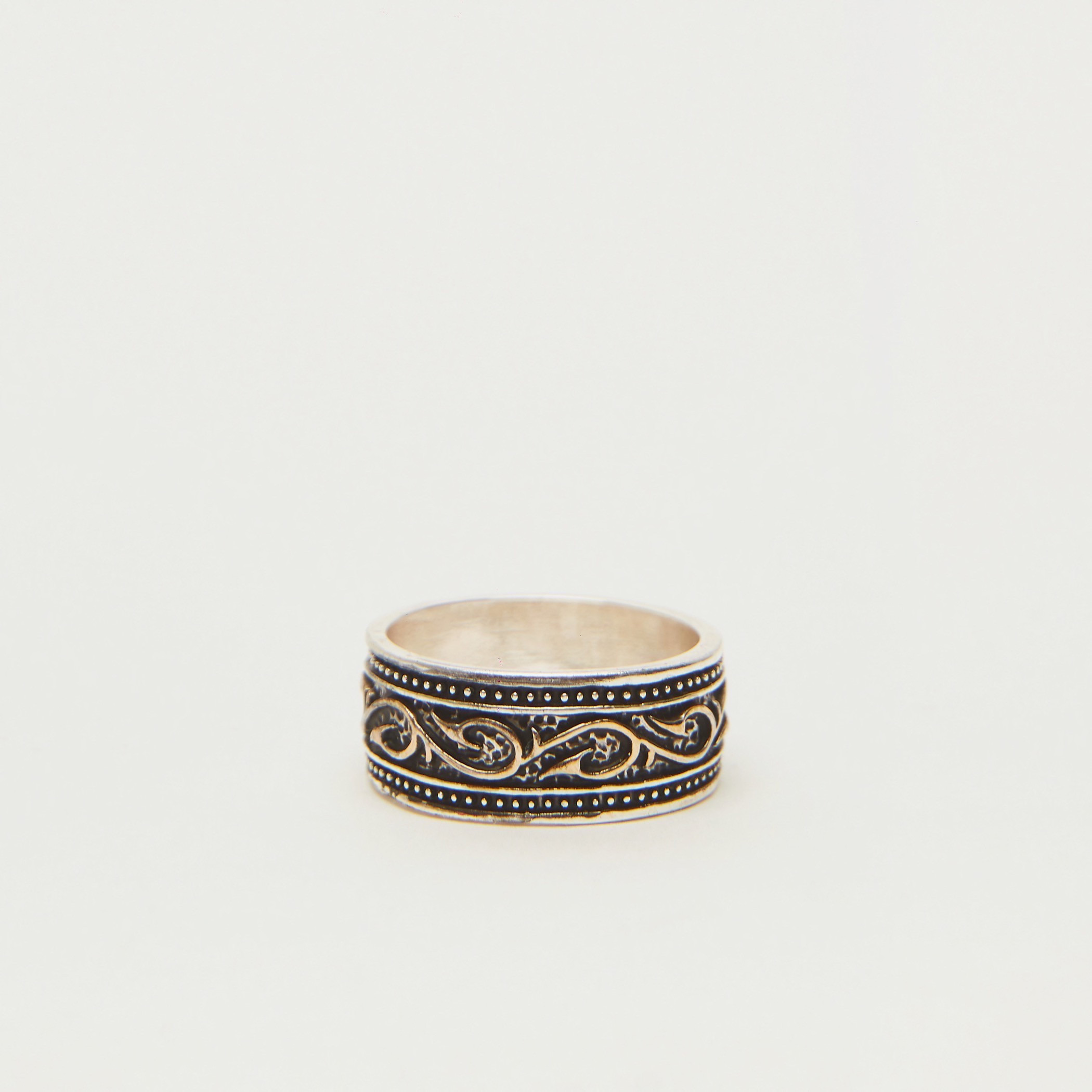 خاتم بارز الملمس-men-watchesandjewellery-rings-image-2