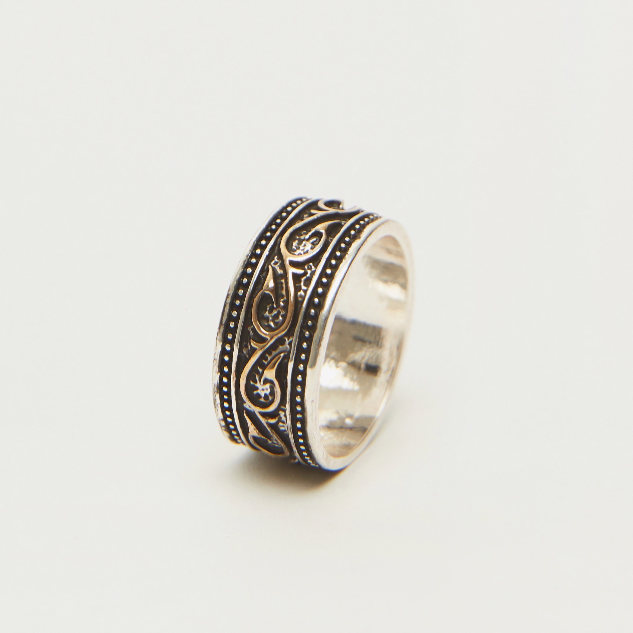 خاتم بارز الملمس-men-watchesandjewellery-rings-image-3