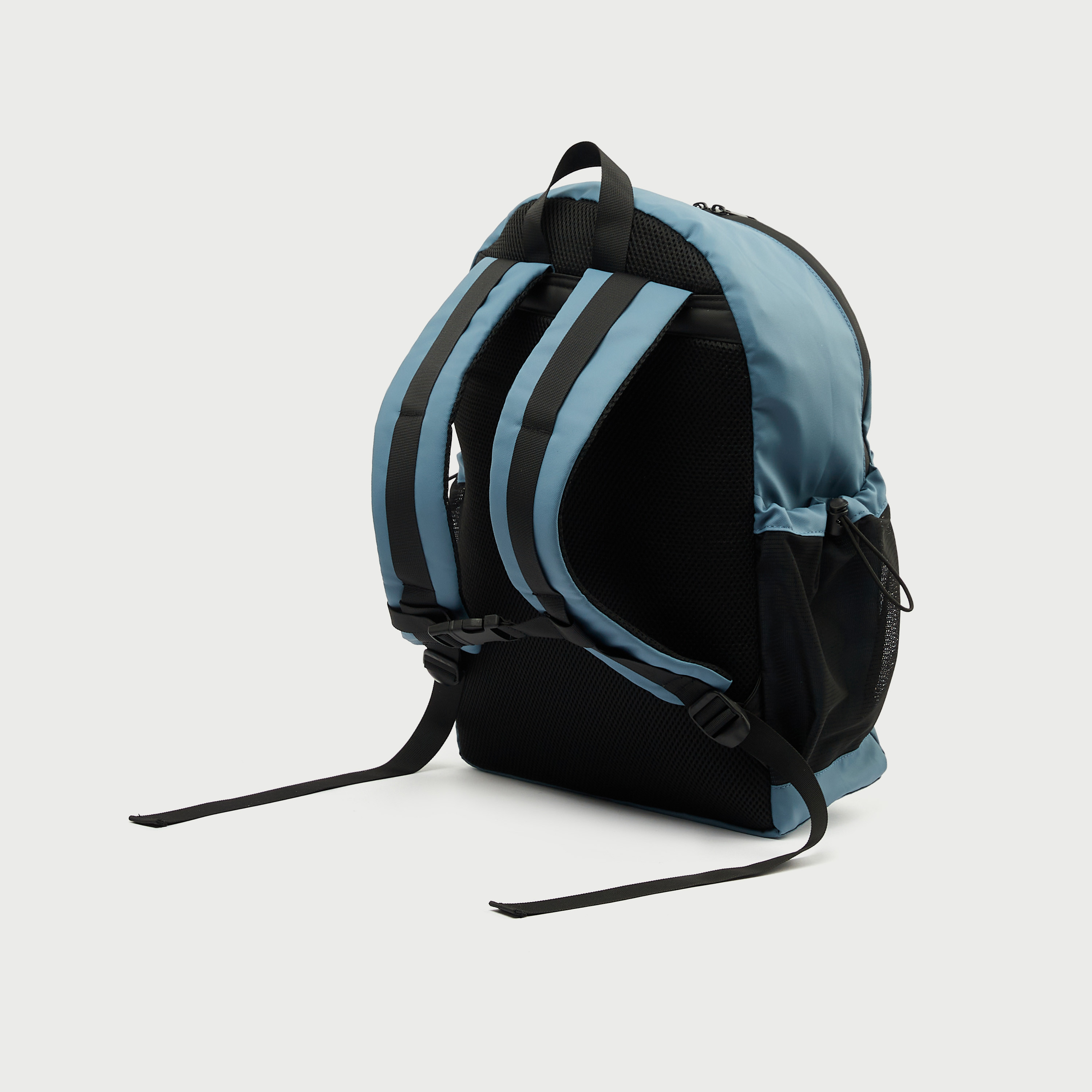 شنطة ظهر سادة بسحّاب إغلاق وتفاصيل شبكيّة-women-bagsandwallets-backpacks-image-10