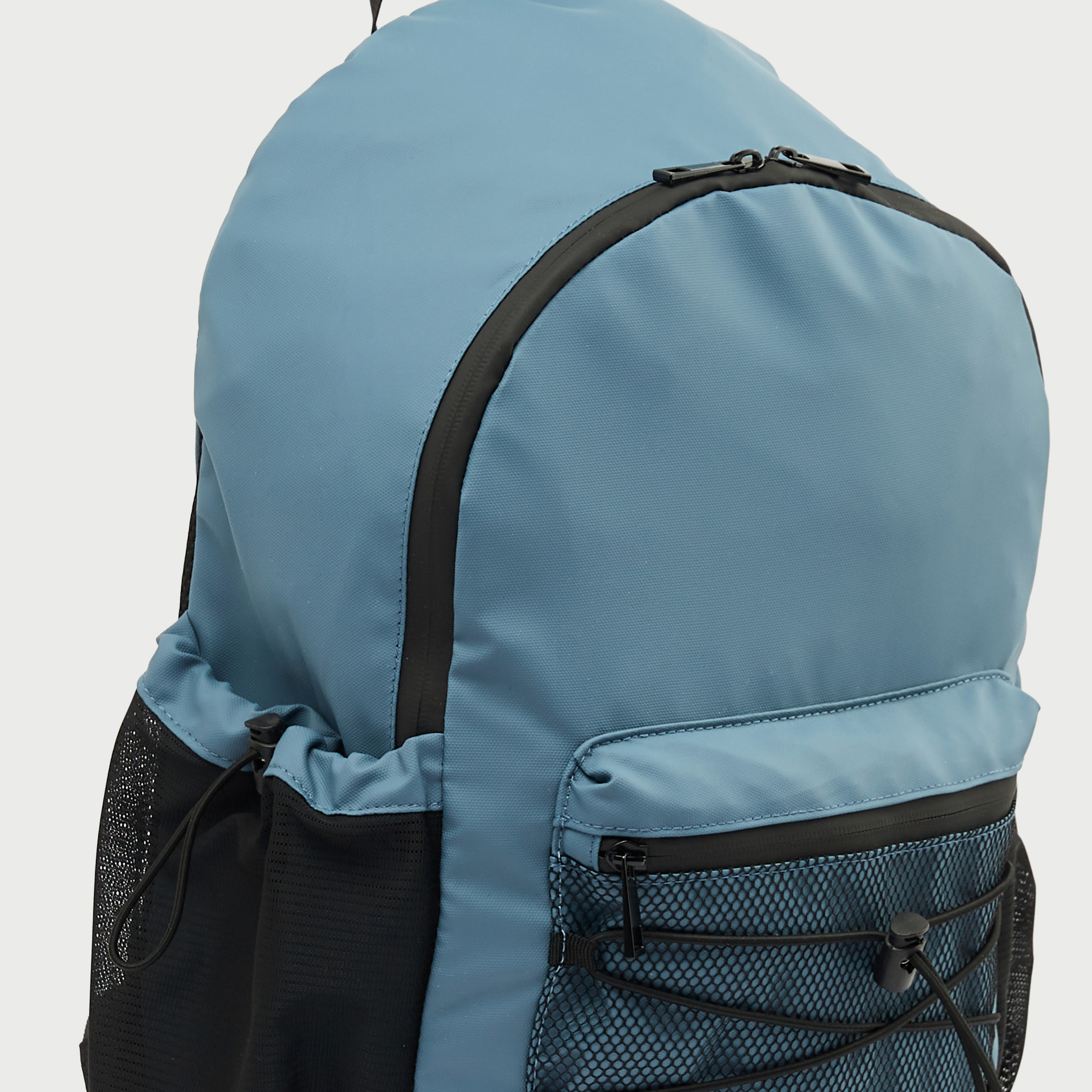 شنطة ظهر سادة بسحّاب إغلاق وتفاصيل شبكيّة-women-bagsandwallets-backpacks-image-11