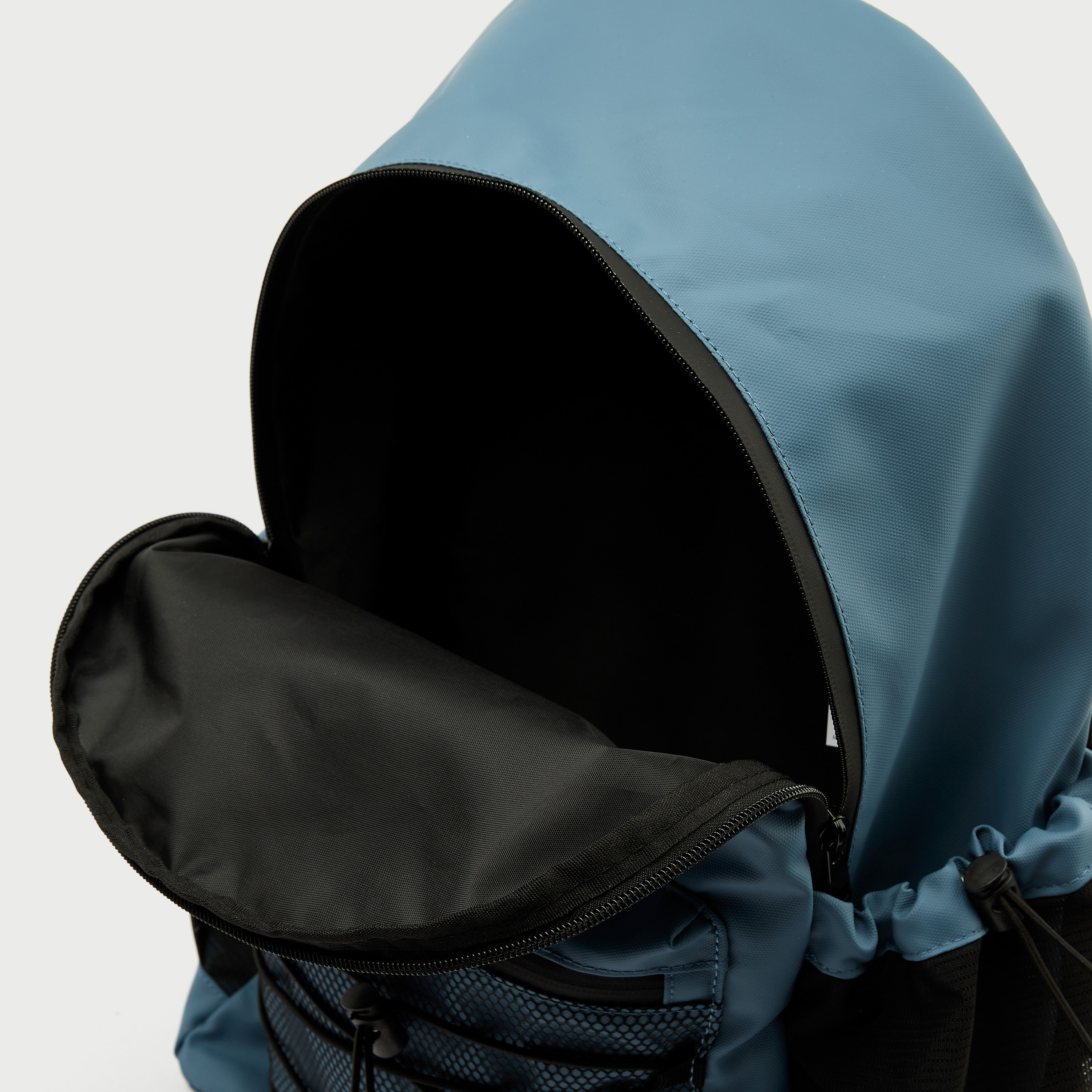 شنطة ظهر سادة بسحّاب إغلاق وتفاصيل شبكيّة-women-bagsandwallets-backpacks-image-12