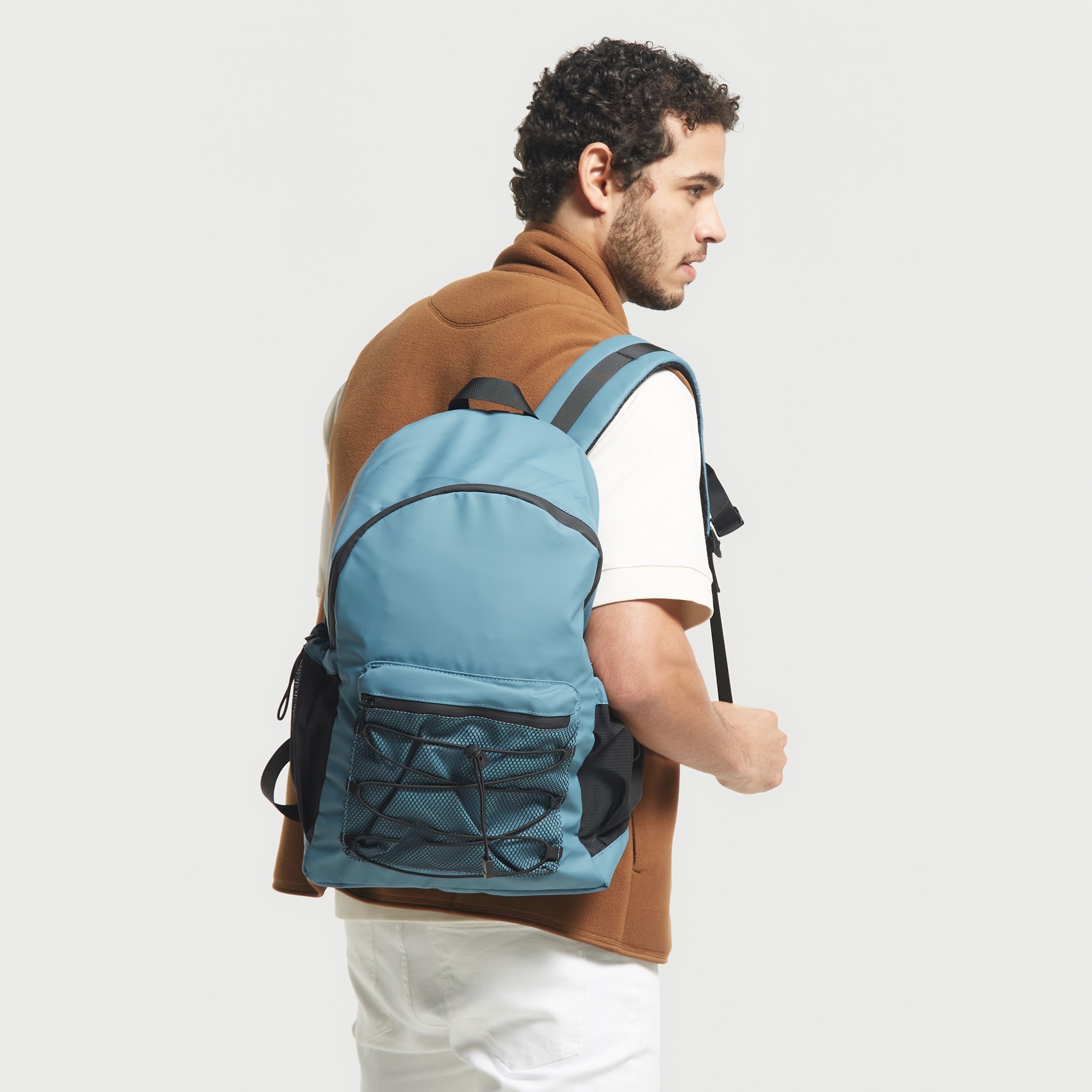 شنطة ظهر سادة بسحّاب إغلاق وتفاصيل شبكيّة-women-bagsandwallets-backpacks-image-8