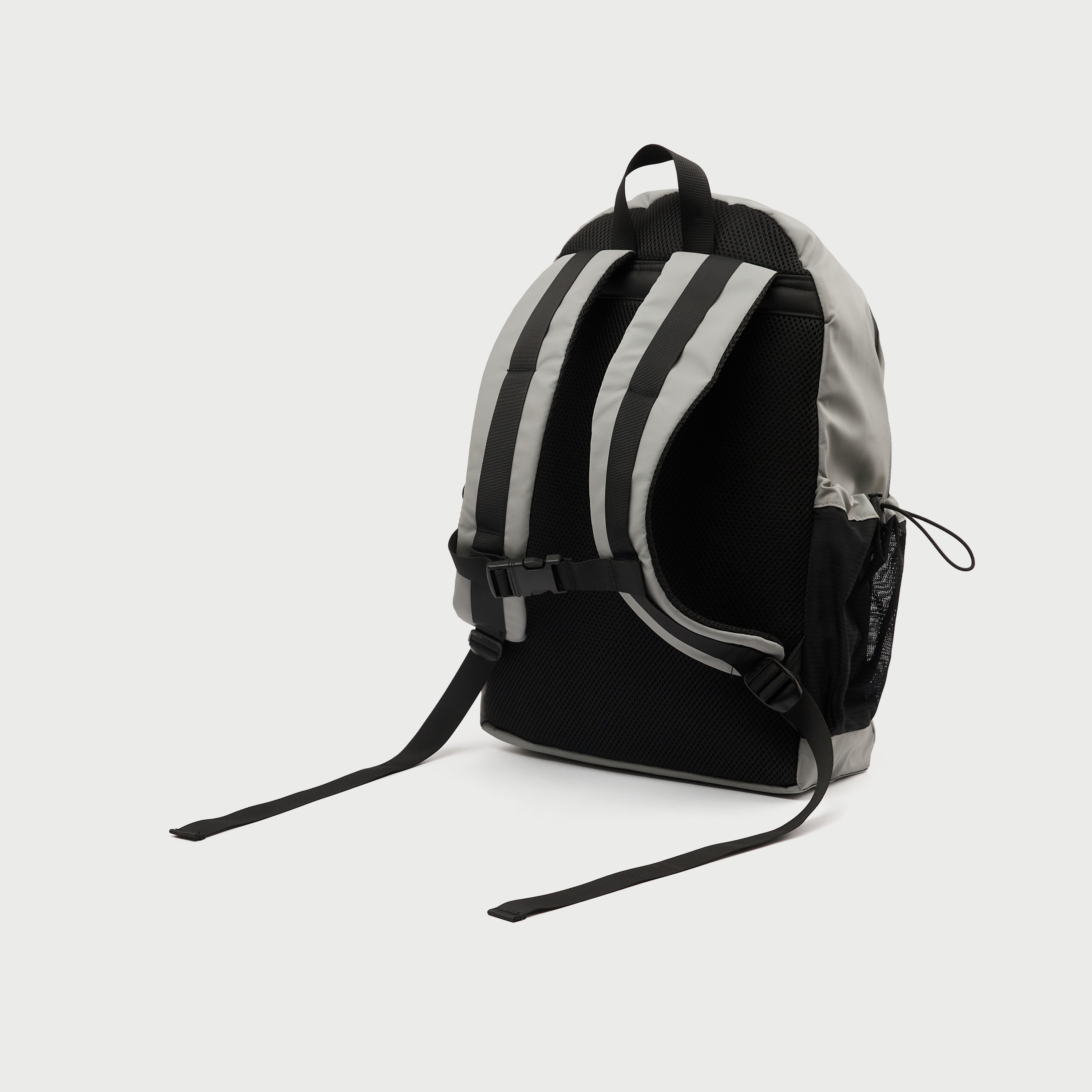شنطة ظهر سادة بسحّاب إغلاق وتفاصيل شبكيّة-women-bagsandwallets-backpacks-image-5