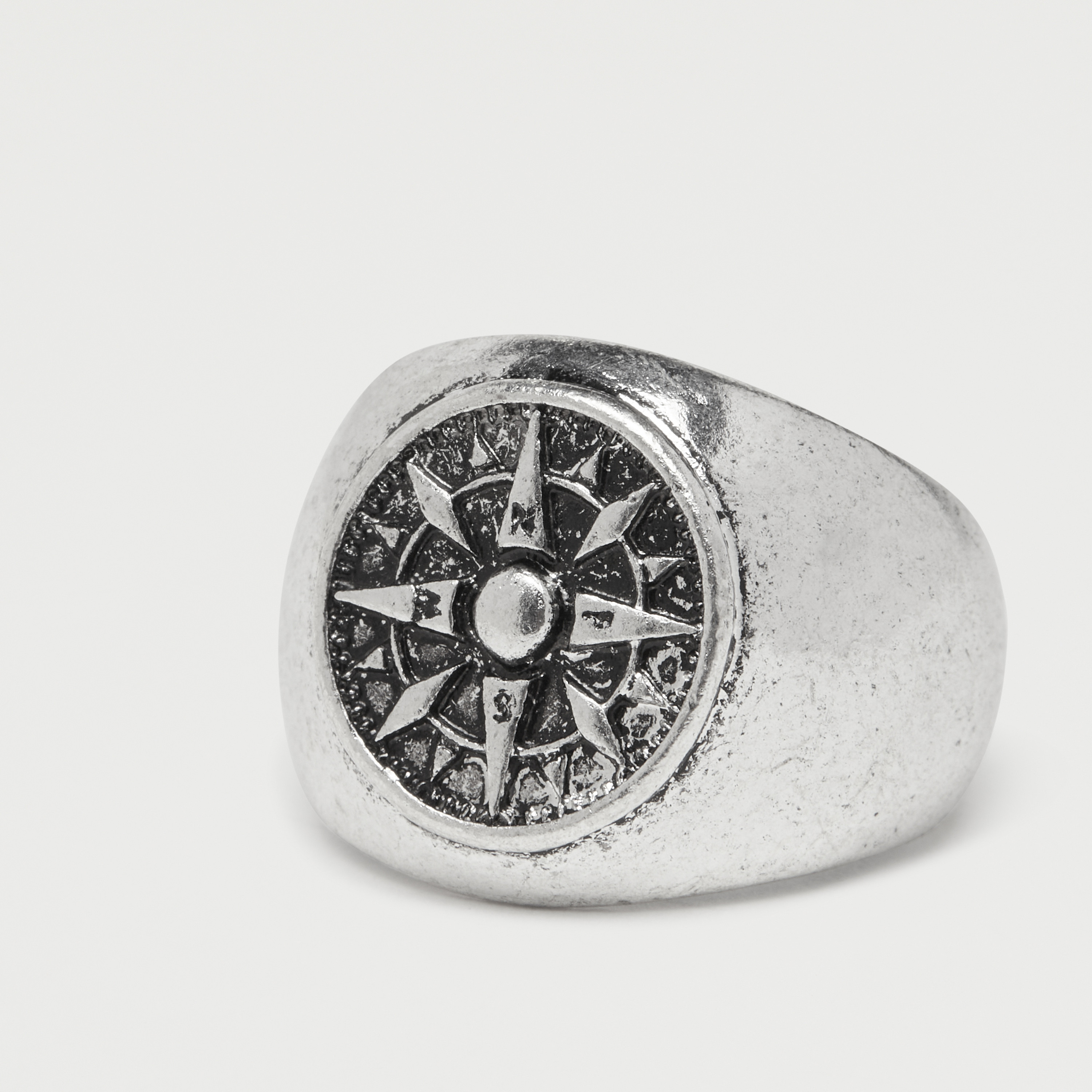 Shop Engraved Compass Metallic Ring Online | Centrepoint UAE