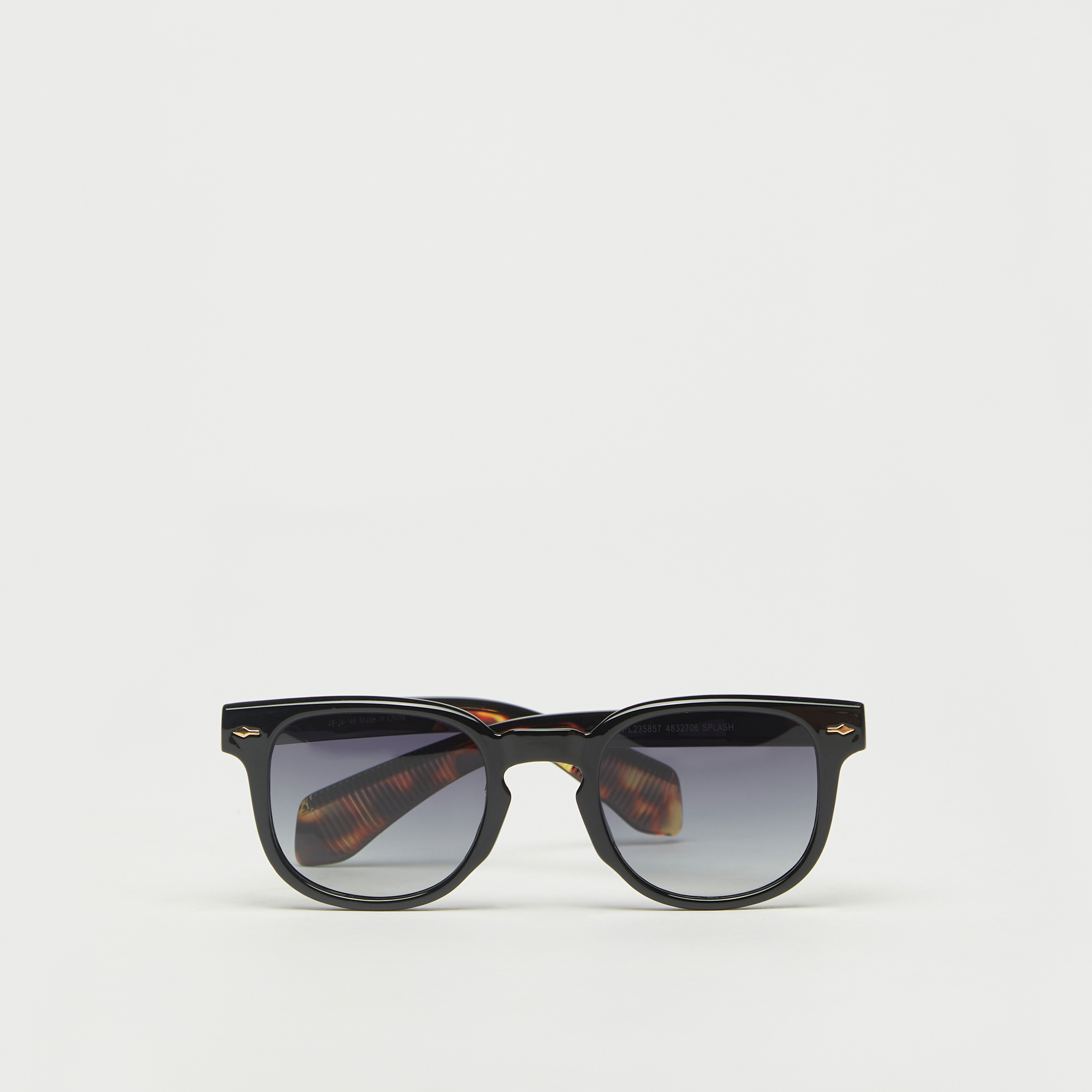 Tinted store wayfarer sunglasses