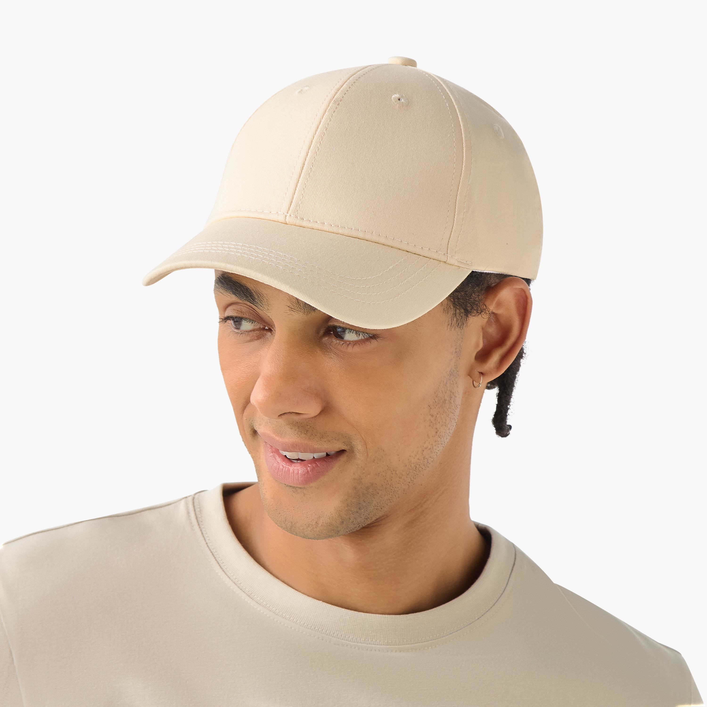 كاب بتفاصيل مغرّزة بحزام إغلاق بإبزيم-men-caps-image-2