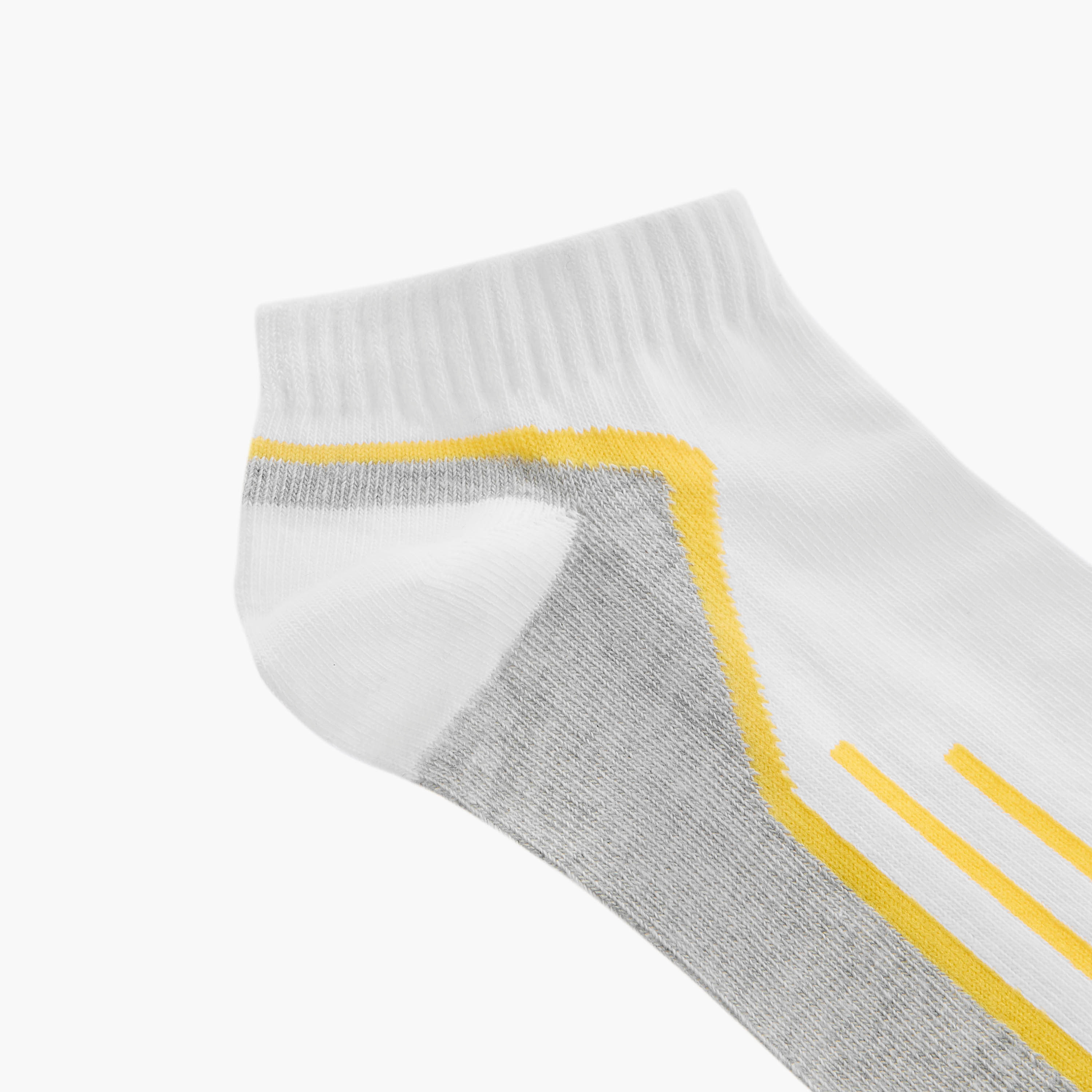 جوارب مقلّمة بطول الكاحل وحماية من البكتيريا - طقم من 3 أزواج-men-socks-image-5
