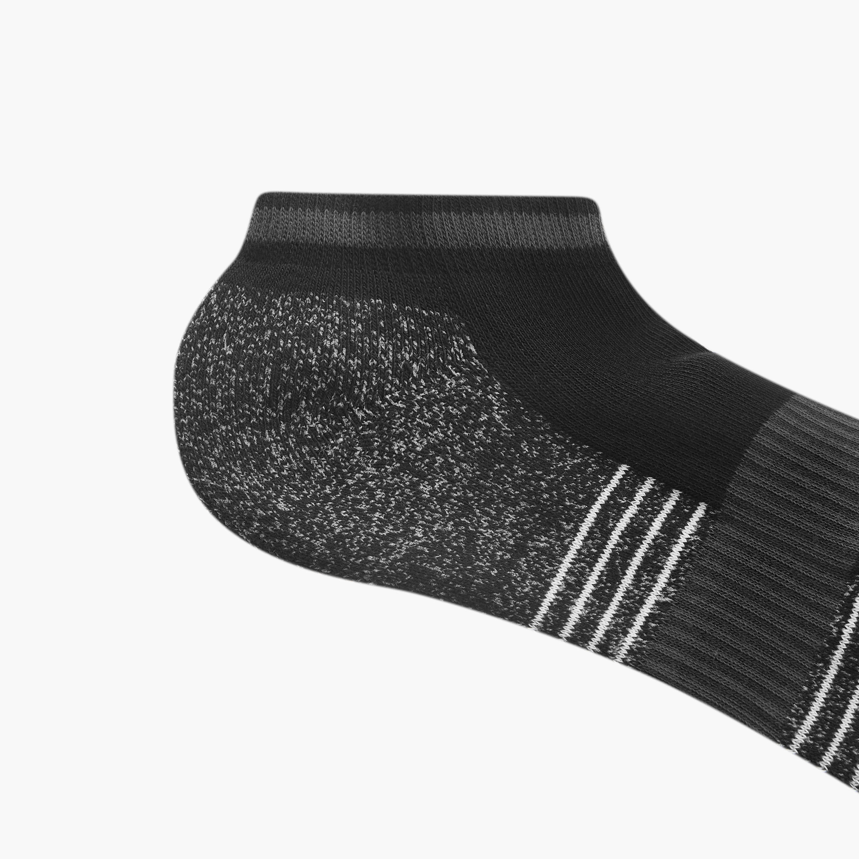 جوارب بارزة الملمس بطول الكاحل وحماية من البكتيريا - طقم من 5 أزواج-men-socks-image-5