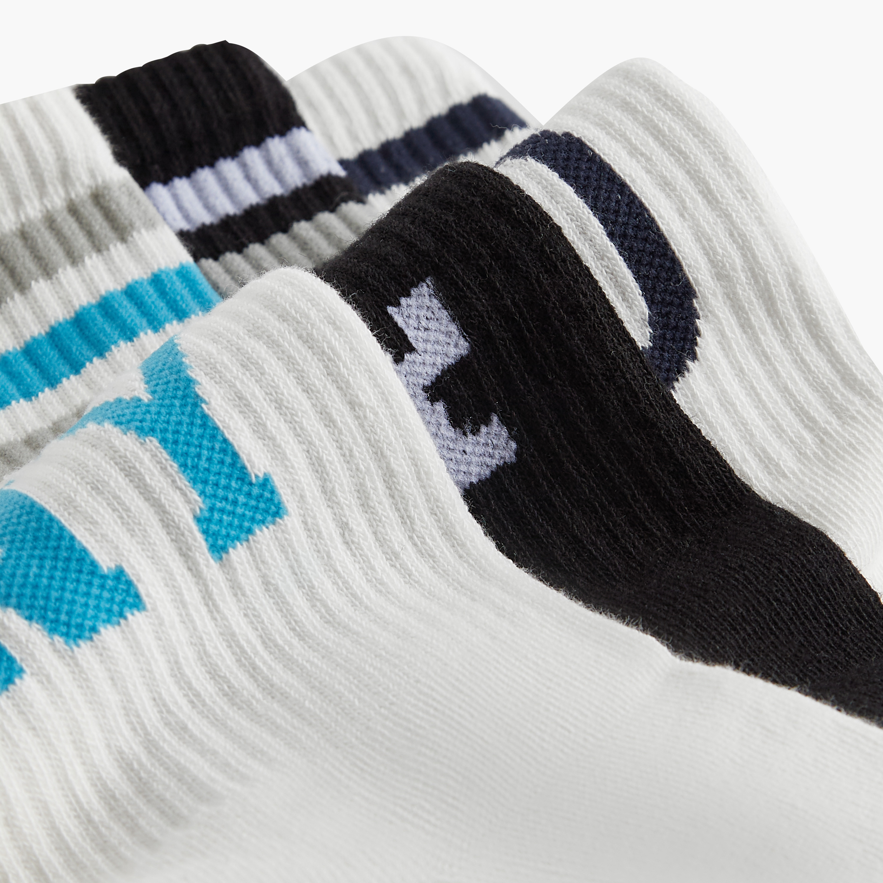 طقم جوارب 3 أزواج بحماية من البكتيريا-men-socks-image-4