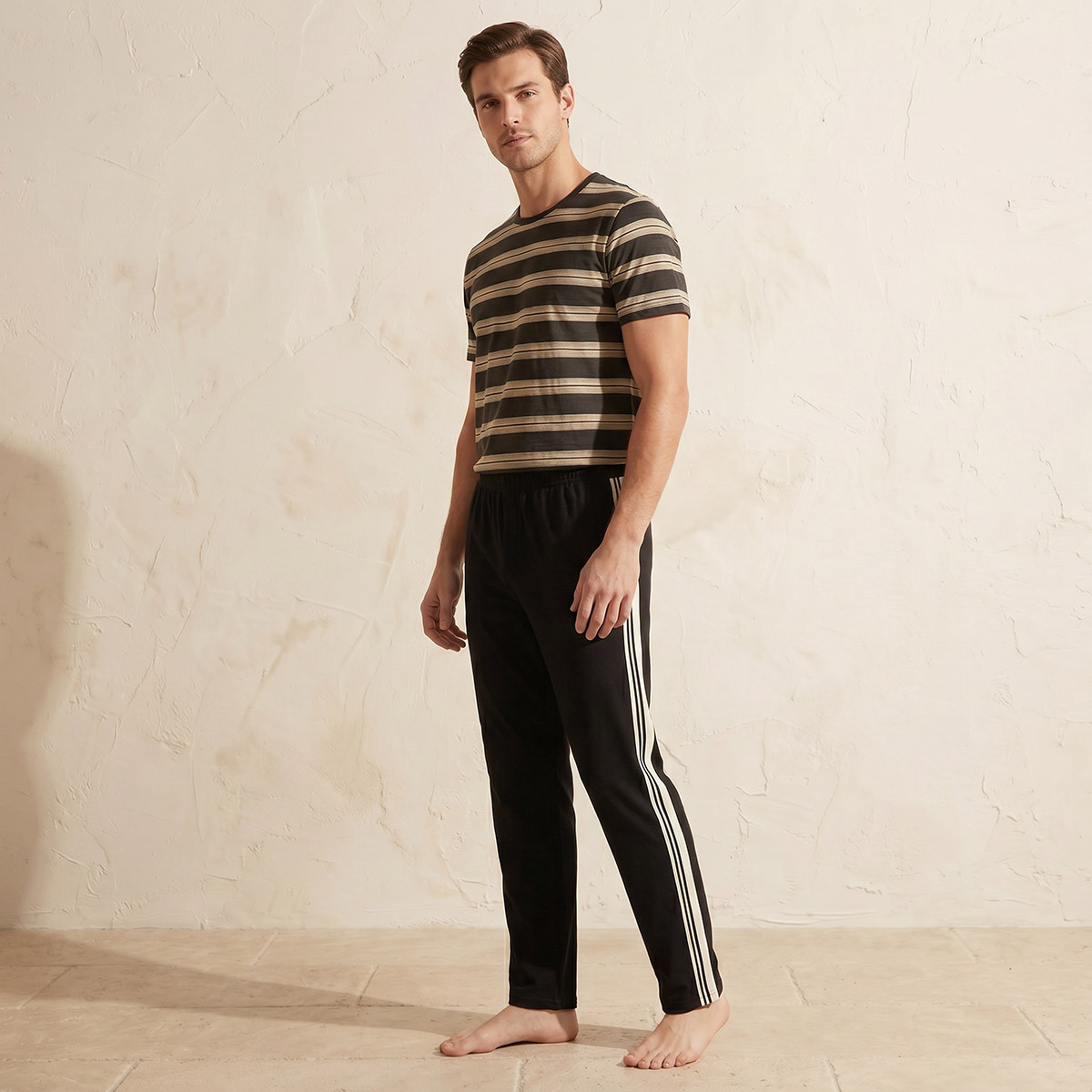 بنطلون بيجاما بتفاصيل شريط وجيب-men-clothing-nightwear-pyjamaandshorts-image-5