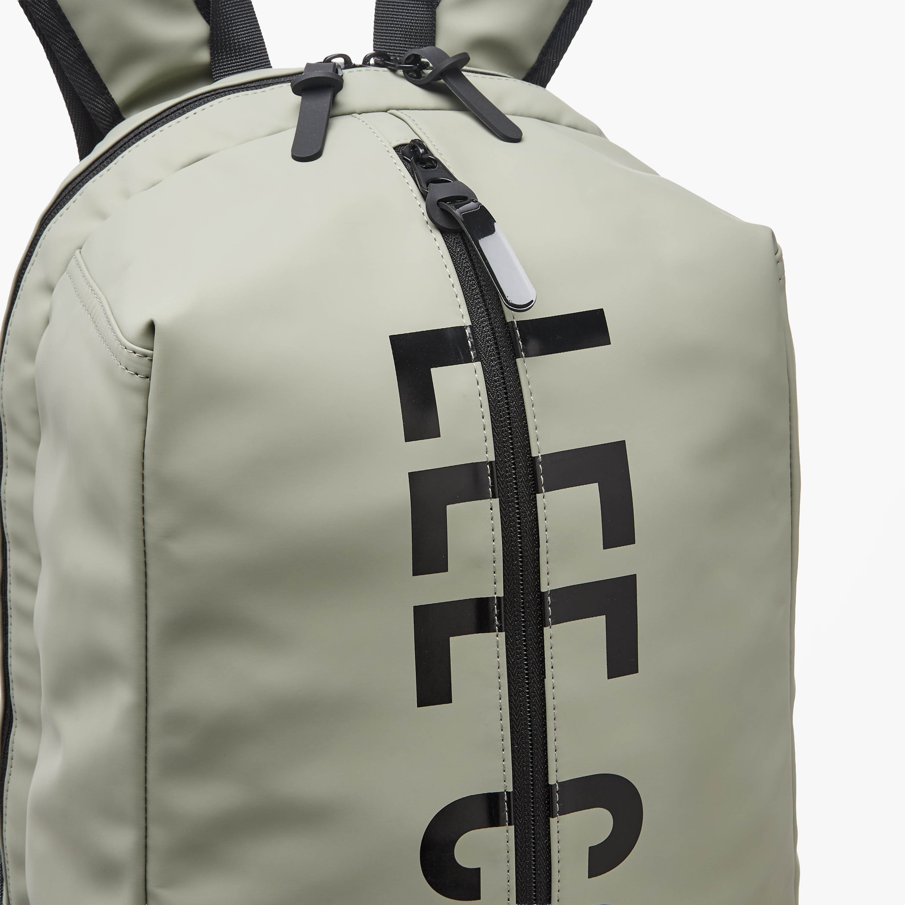 شنطة ظهر بأحزمة كتف مبطنة للرجال من لي كوبر-men-bags-image-5