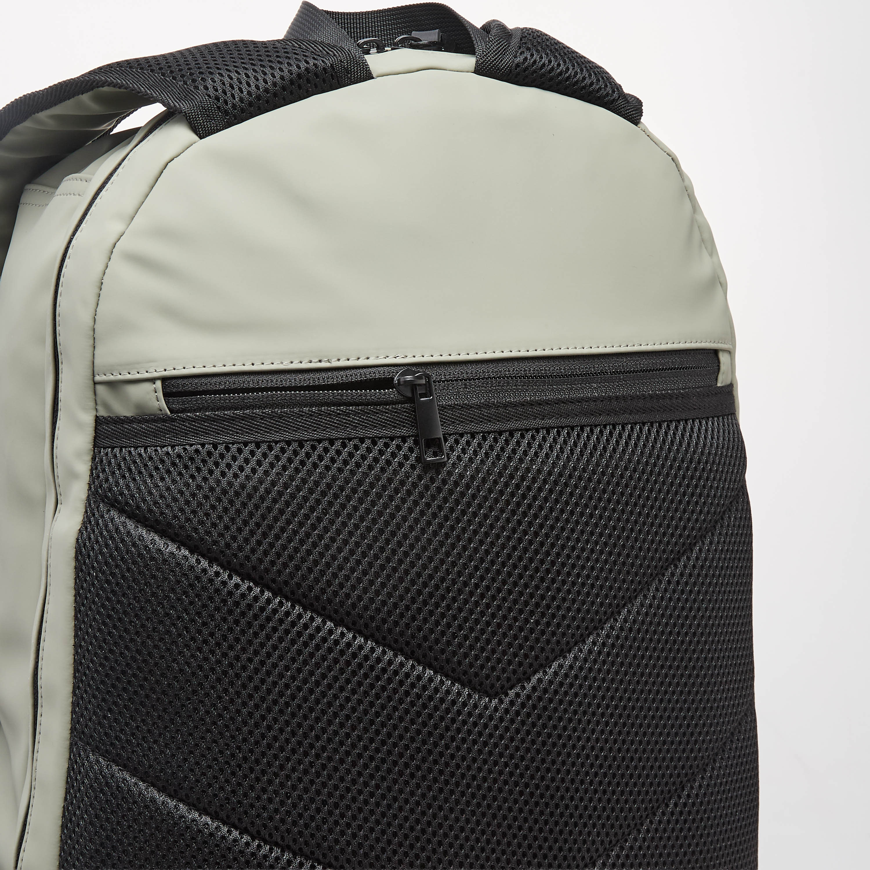 شنطة ظهر بأحزمة كتف مبطنة للرجال من لي كوبر-men-bags-image-6