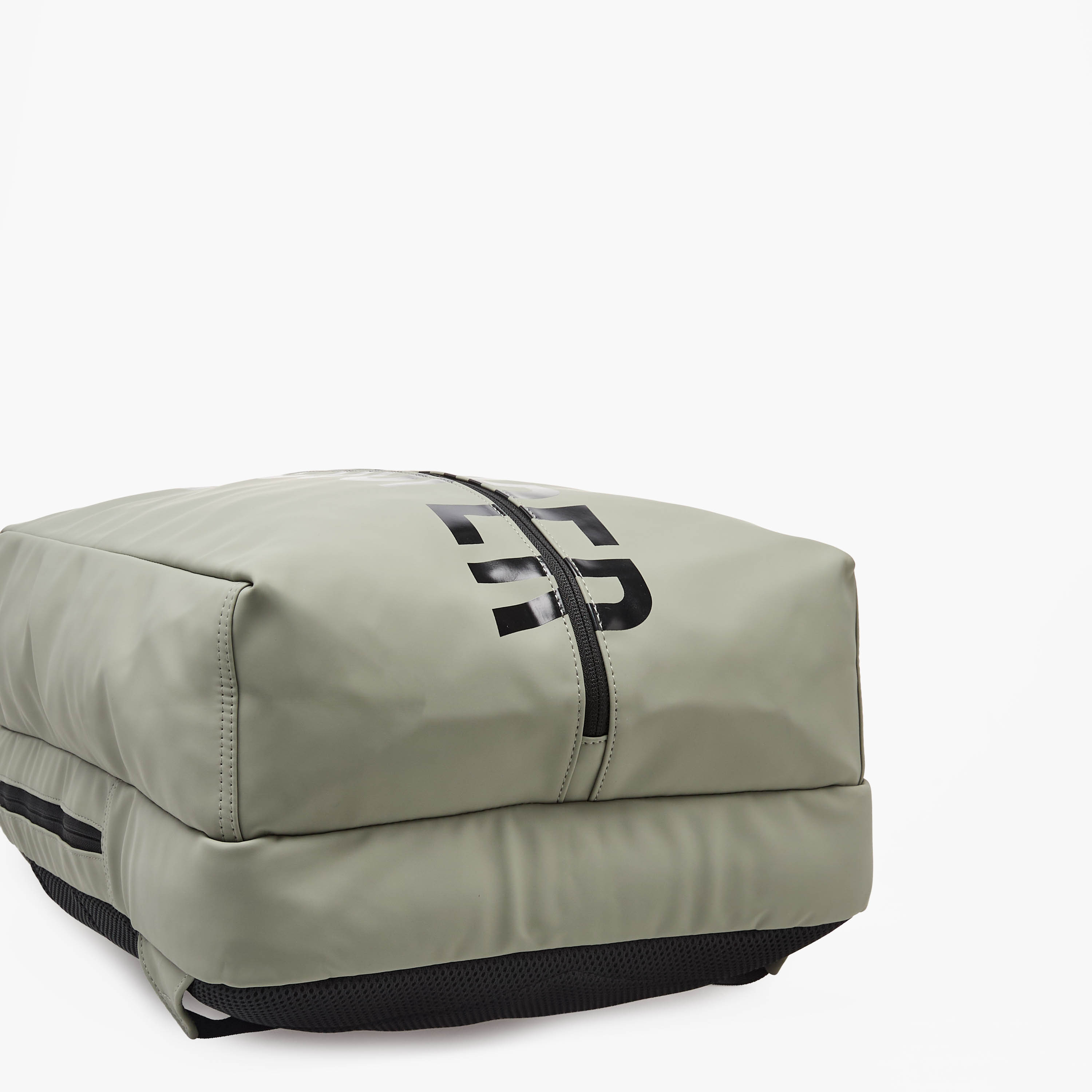 شنطة ظهر بأحزمة كتف مبطنة للرجال من لي كوبر-men-bags-image-7