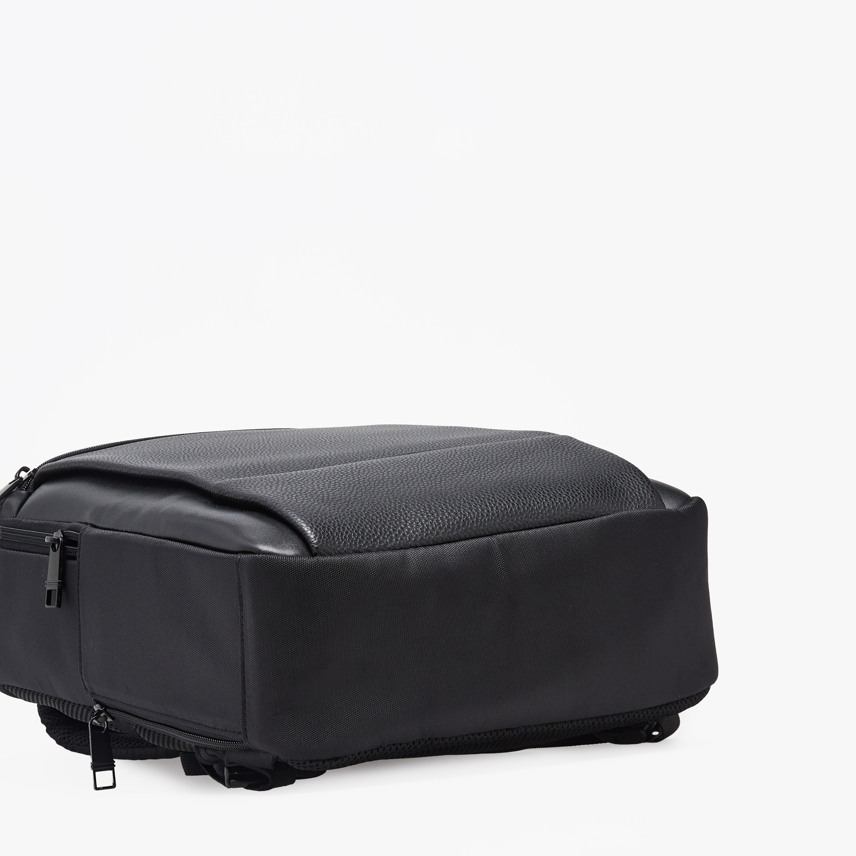 شنطة ظهر بارزة الملمس للرجال-men-bags-image-7