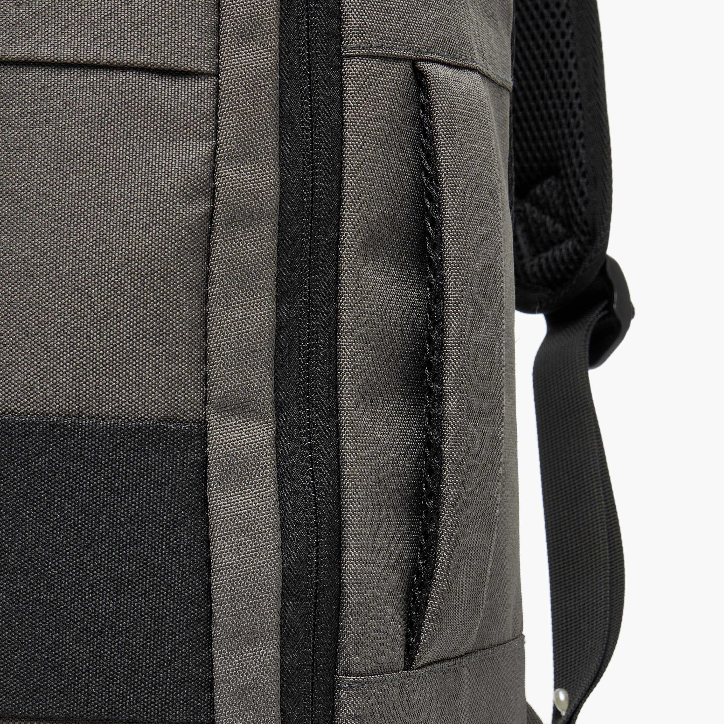 شنطة ظهر بأحزمة كتف مبطنة للرجال من ستارتر-men-bags-image-6