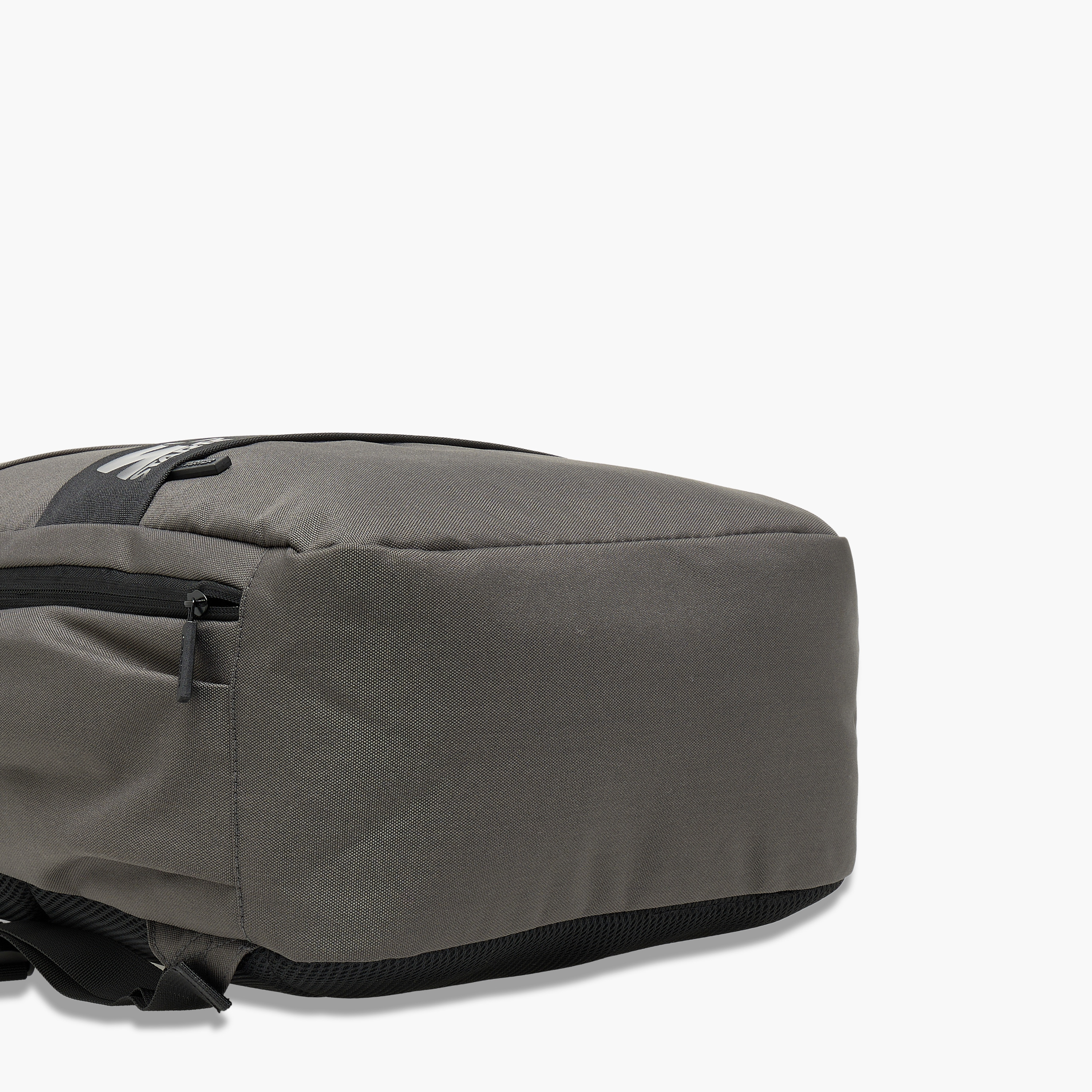 شنطة ظهر بأحزمة كتف مبطنة للرجال من ستارتر-men-bags-image-7
