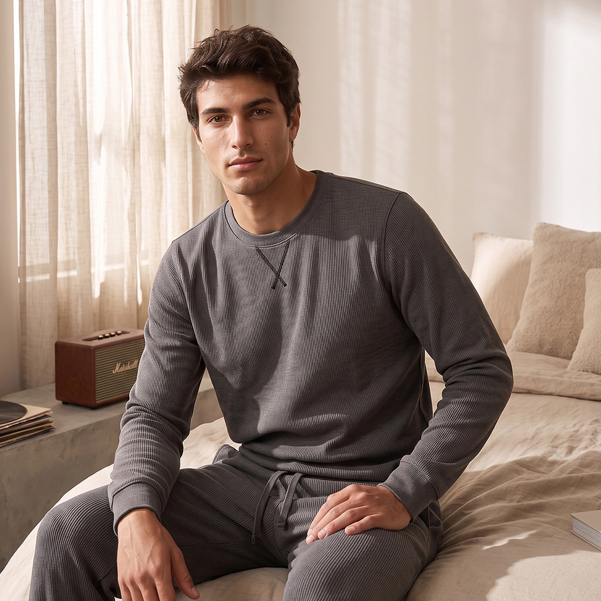 طقم بيجاما وسويت شيرت بارز الملمس-men-clothing-nightwear-sets-image-2