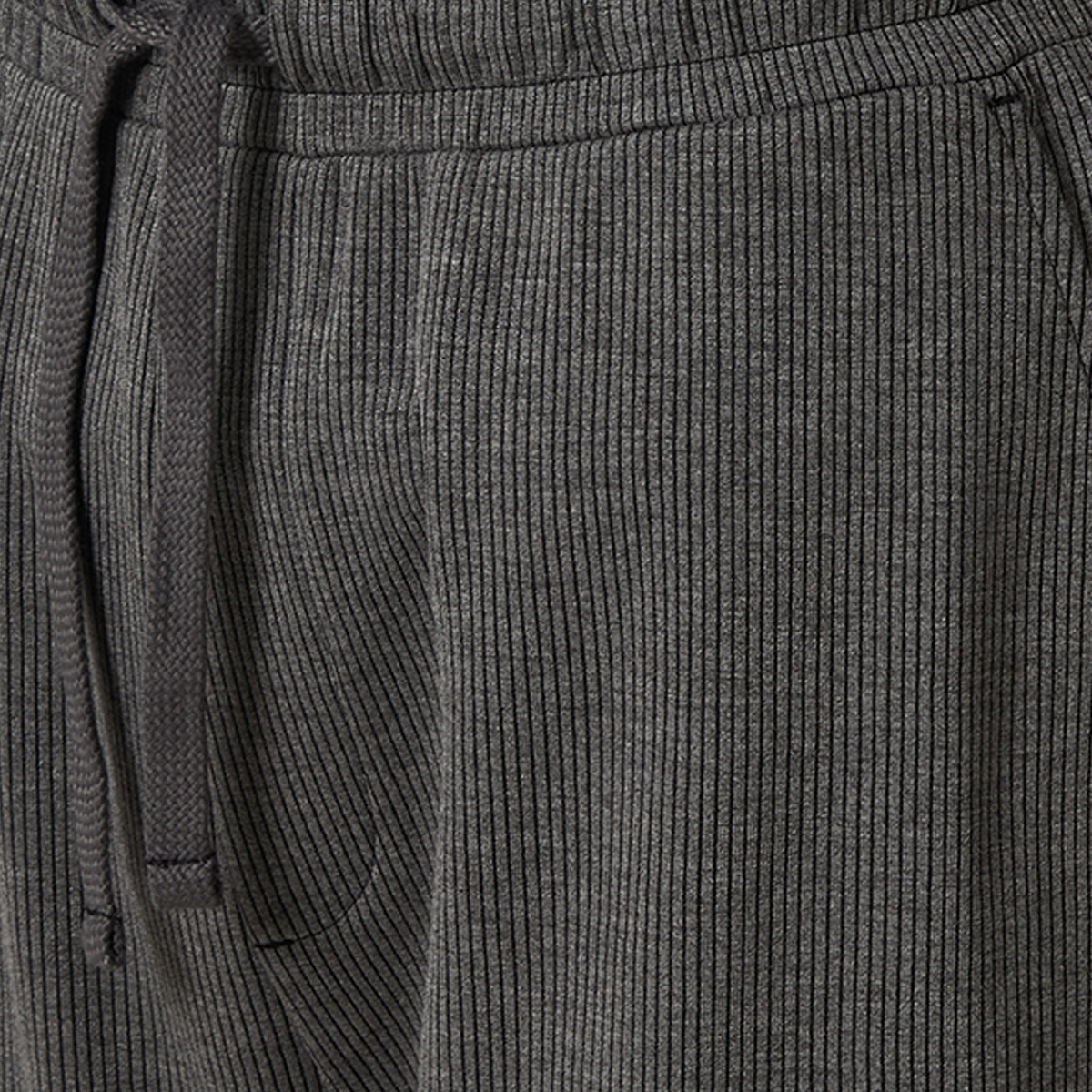 طقم بيجاما وسويت شيرت بارز الملمس-men-clothing-nightwear-sets-image-9
