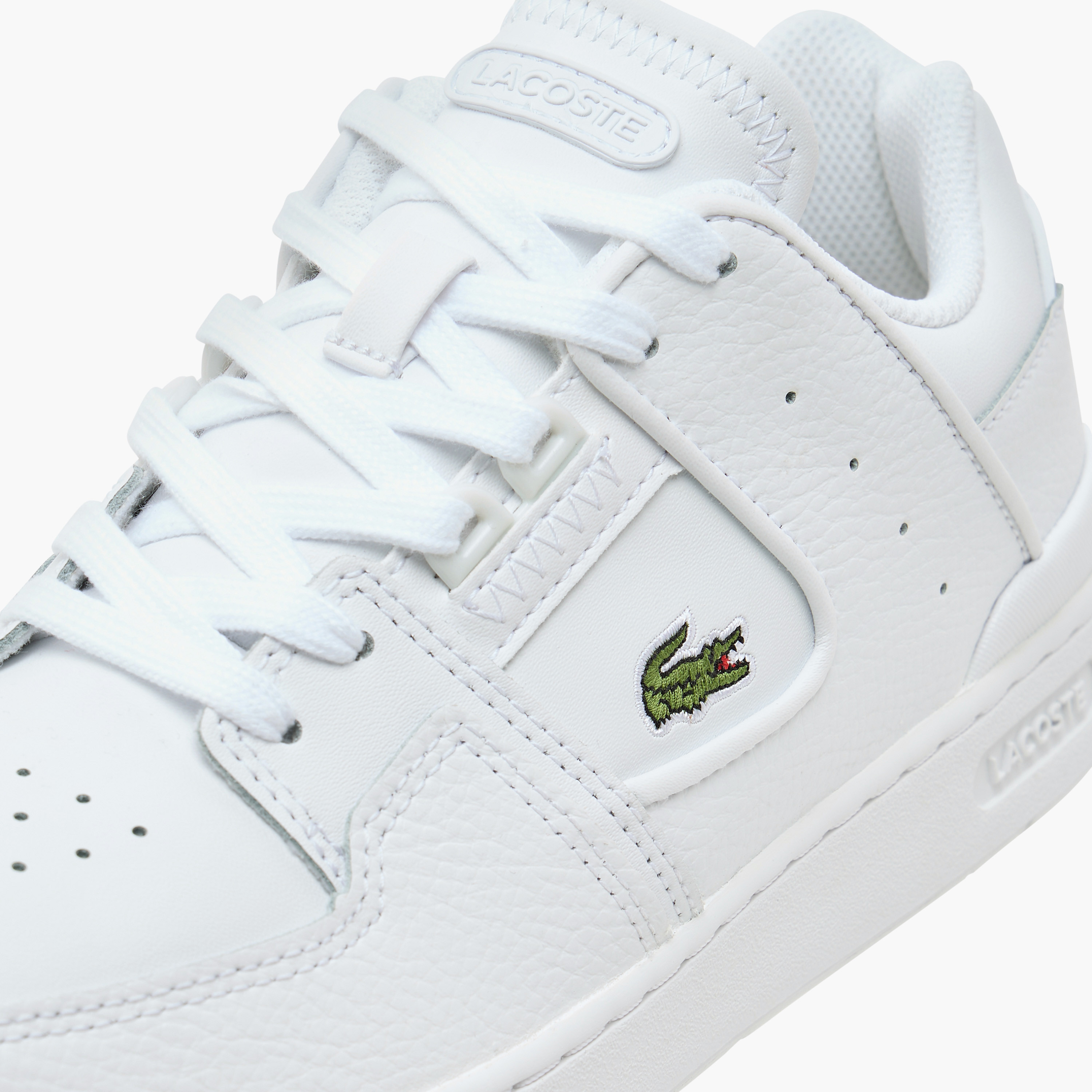 حذاء سنيكرز برباط إغلاق وتطريز شعار للنساء من لاكوست-women-shoes-sneakers-image-4