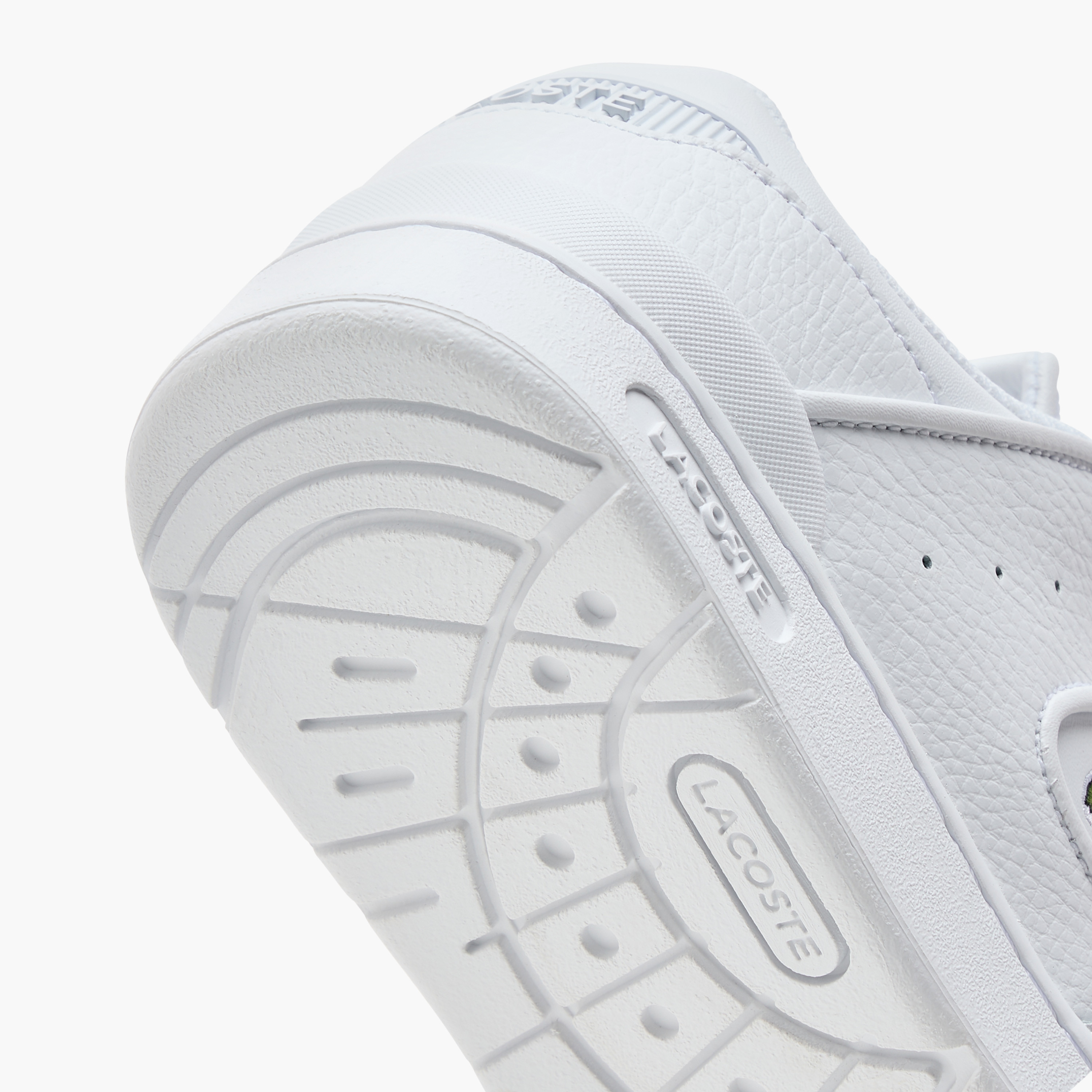 حذاء سنيكرز برباط إغلاق وتطريز شعار للنساء من لاكوست-women-shoes-sneakers-image-5