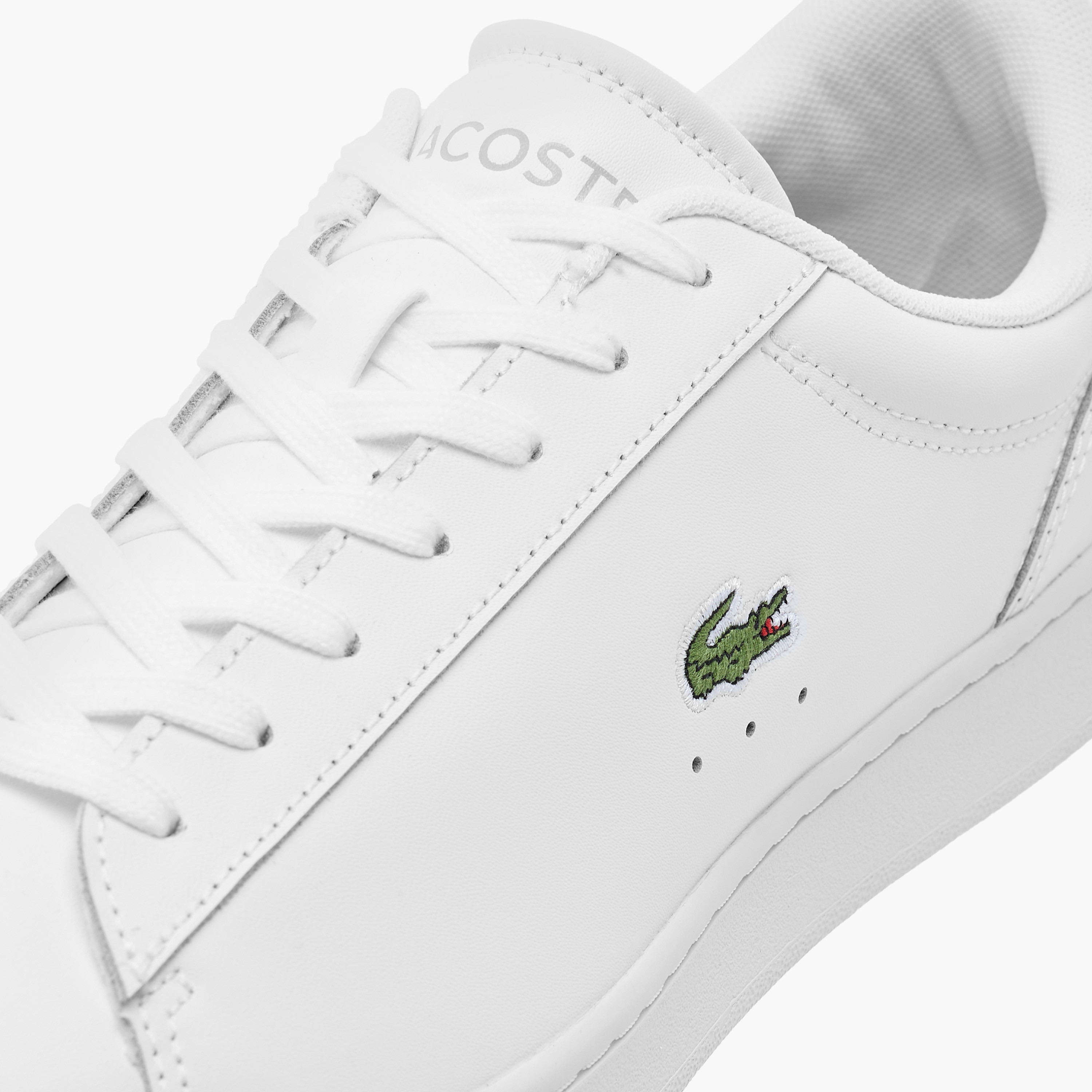 حذاء سنيكرز مطرز بشعار ورباط إغلاق للرجال من لاكوست-men-shoes-sneakers-image-4