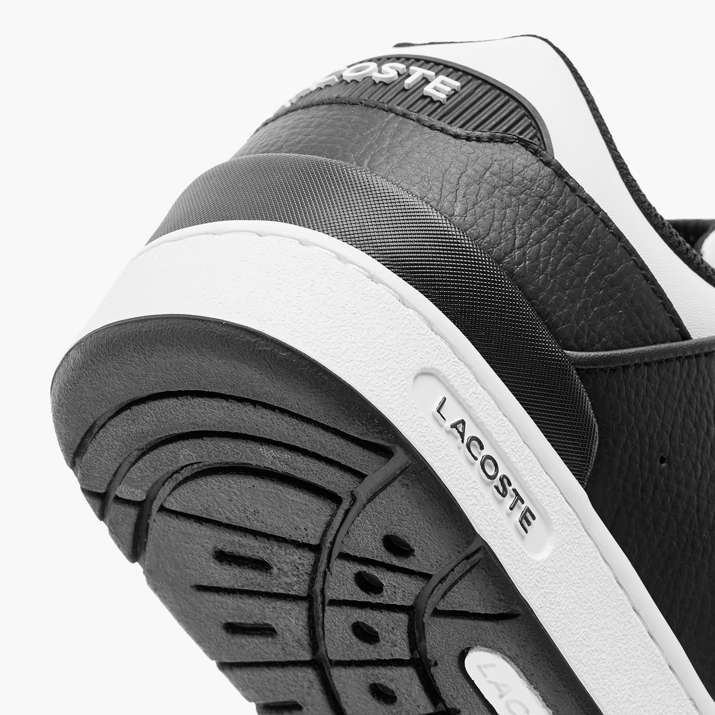 حذاء سنيكرز بألواح ورباط إغلاق للرجال من لاكوست-men-shoes-sneakers-image-5