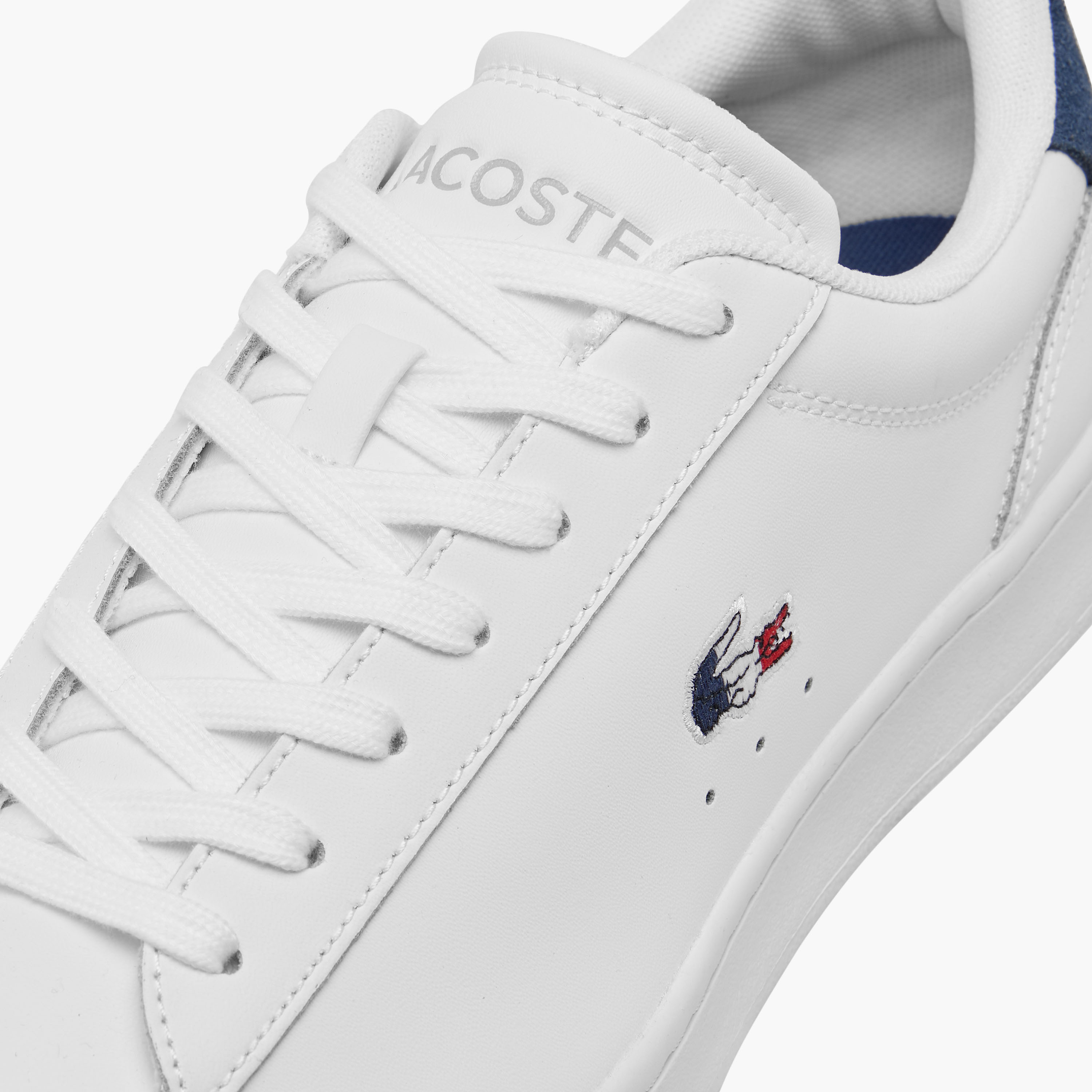 حذاء سنيكرز برباط إغلاق وتفاصيل شعار من لاكوست-men-shoes-sneakers-image-4