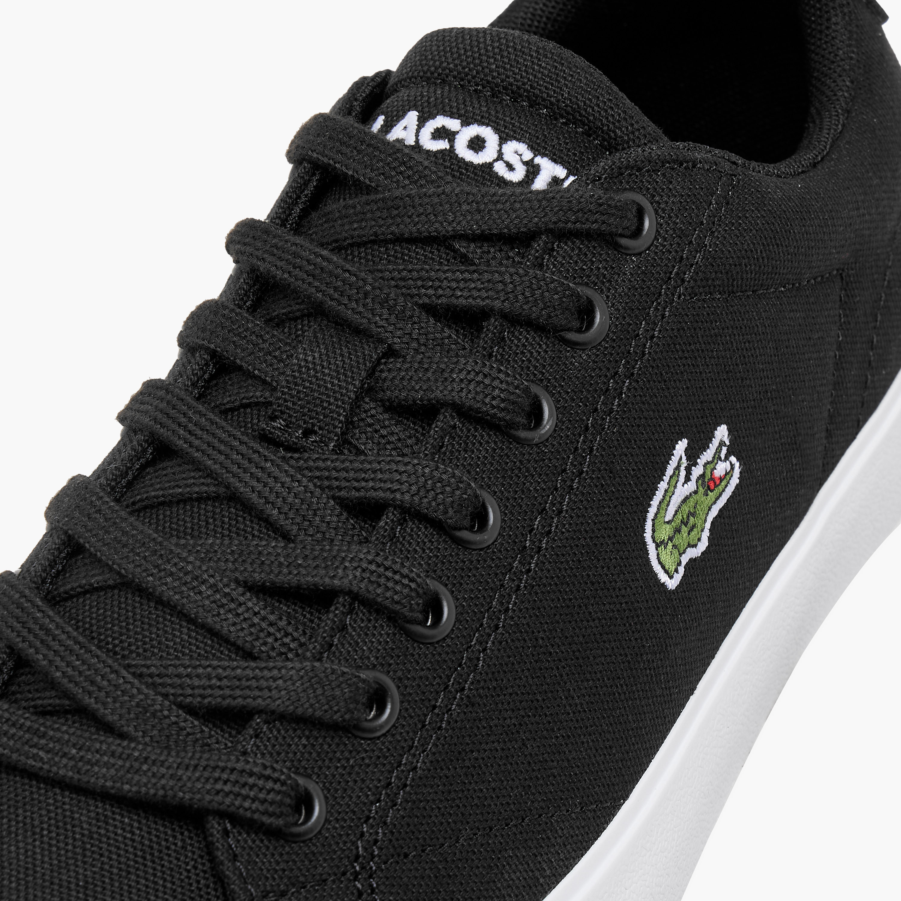 حذاء سنيكرز برباط إغلاق وتفاصيل شعار من لاكوست-women-shoes-sneakers-image-4