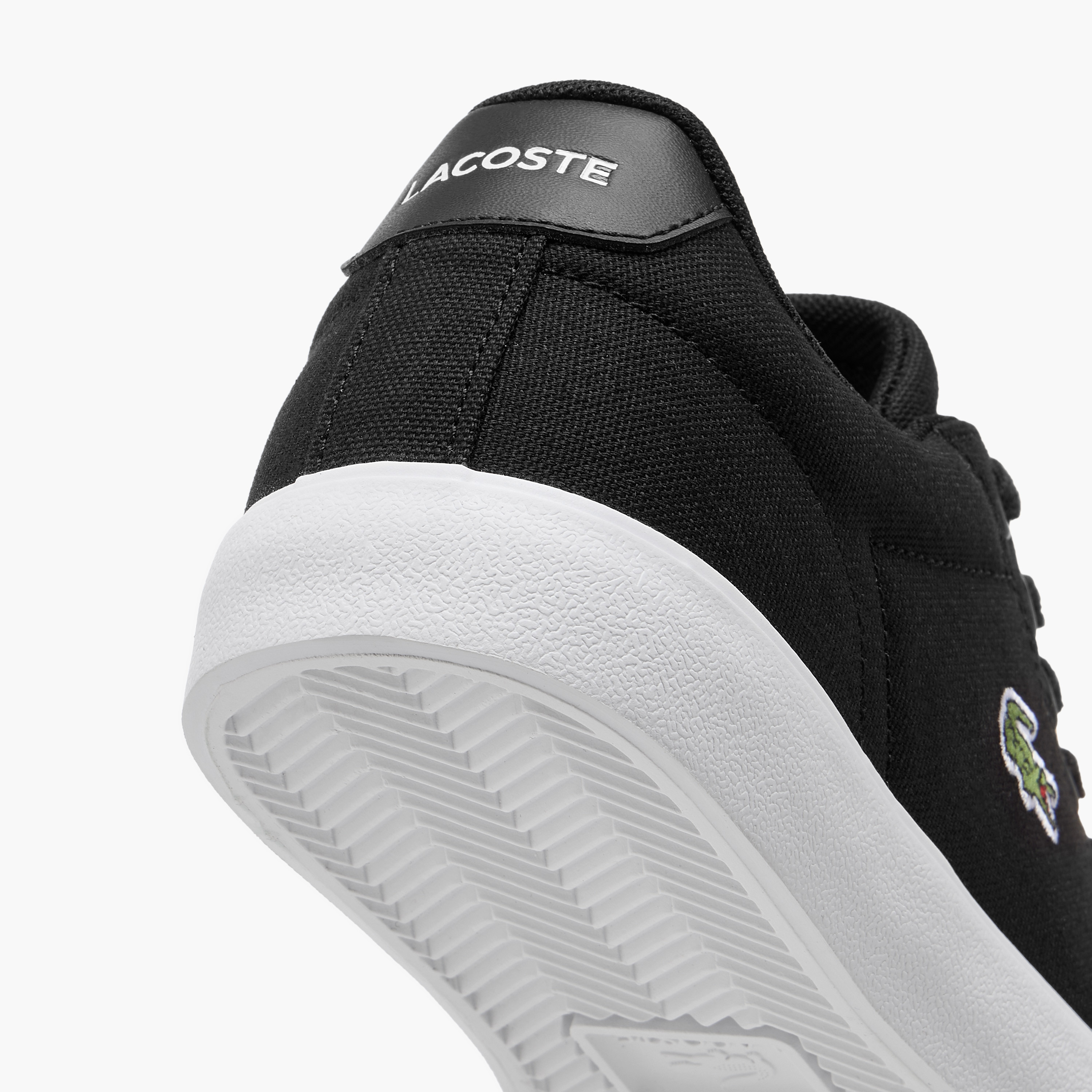 حذاء سنيكرز برباط إغلاق وتفاصيل شعار من لاكوست-women-shoes-sneakers-image-5