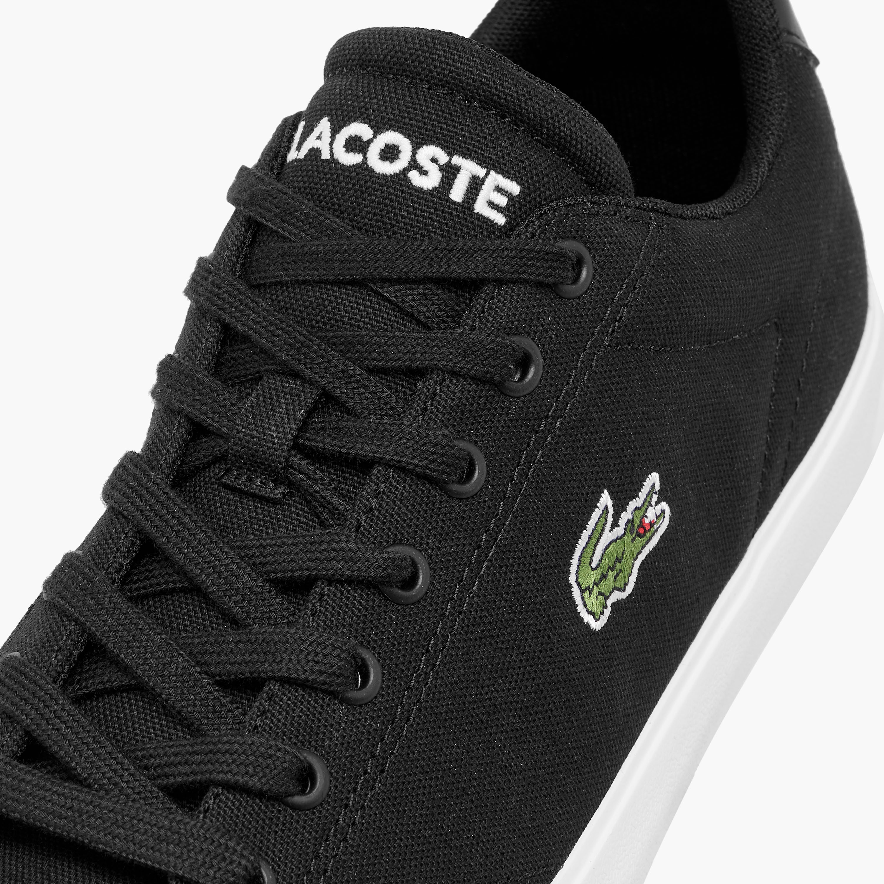 حذاء سنيكرز برباط إغلاق وتفاصيل شعار من لاكوست-men-shoes-sneakers-image-4