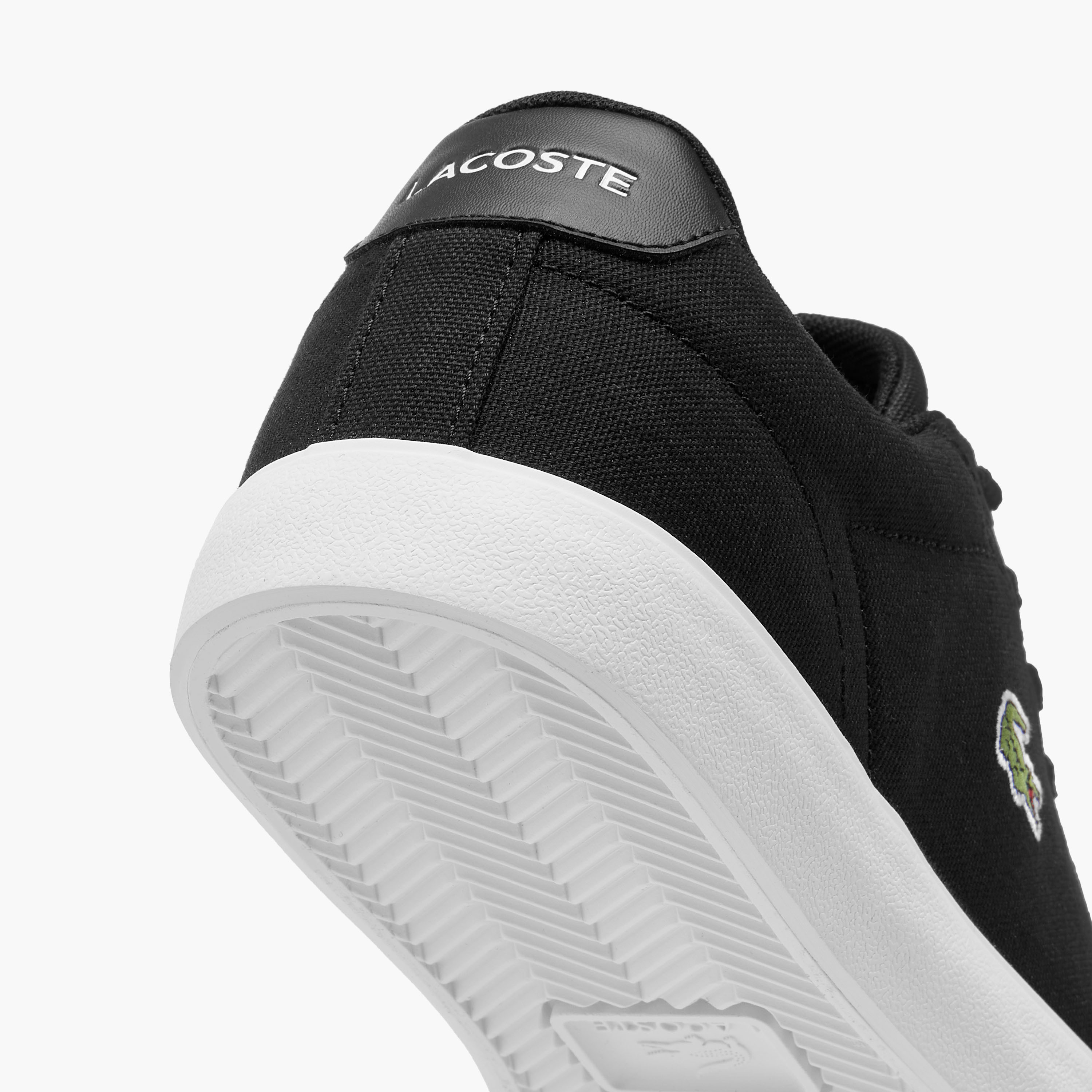 حذاء سنيكرز برباط إغلاق وتفاصيل شعار من لاكوست-men-shoes-sneakers-image-5