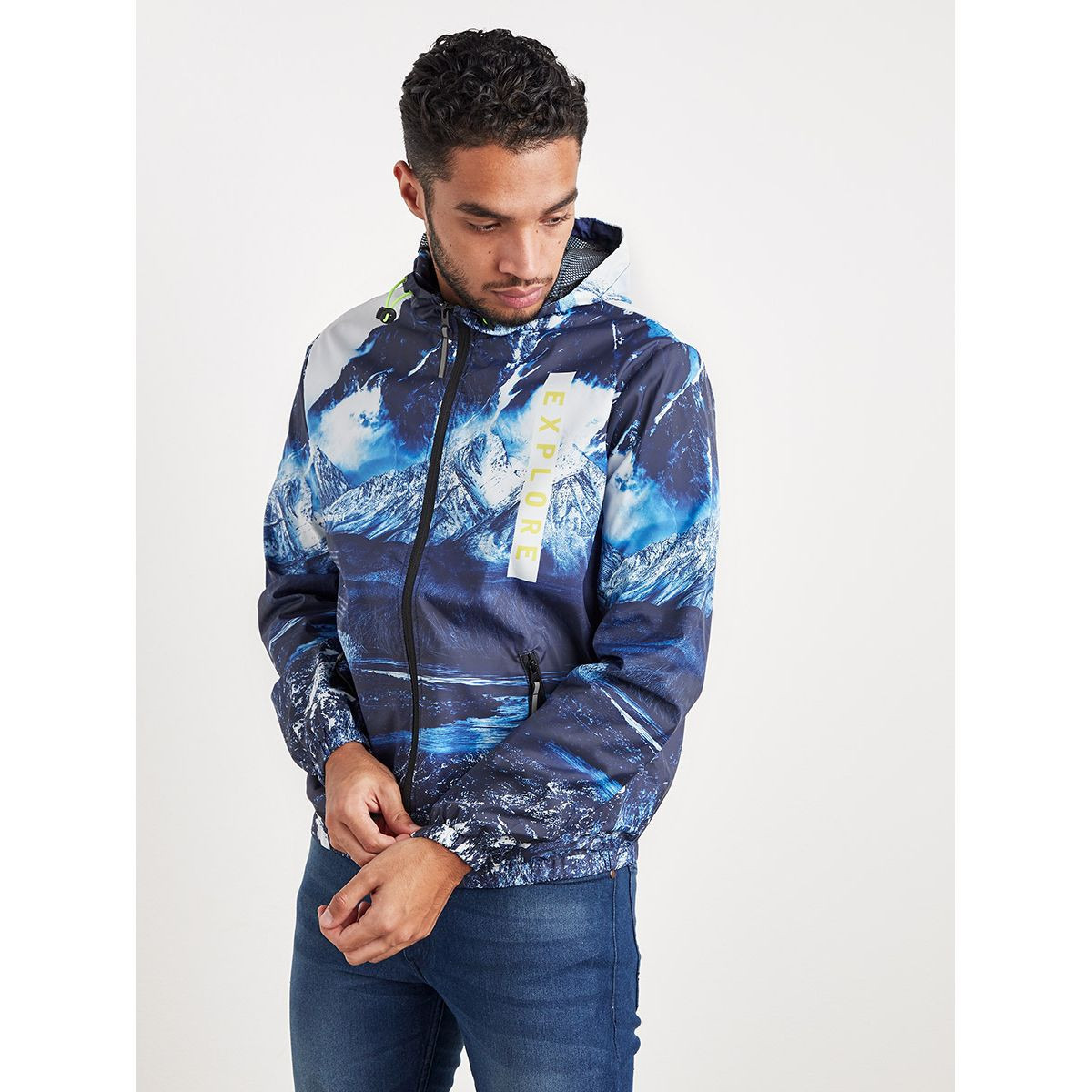 جاكيت بطبعات وغطاء رأس-men-clothing-jacketsandblazers-jackets-image-1