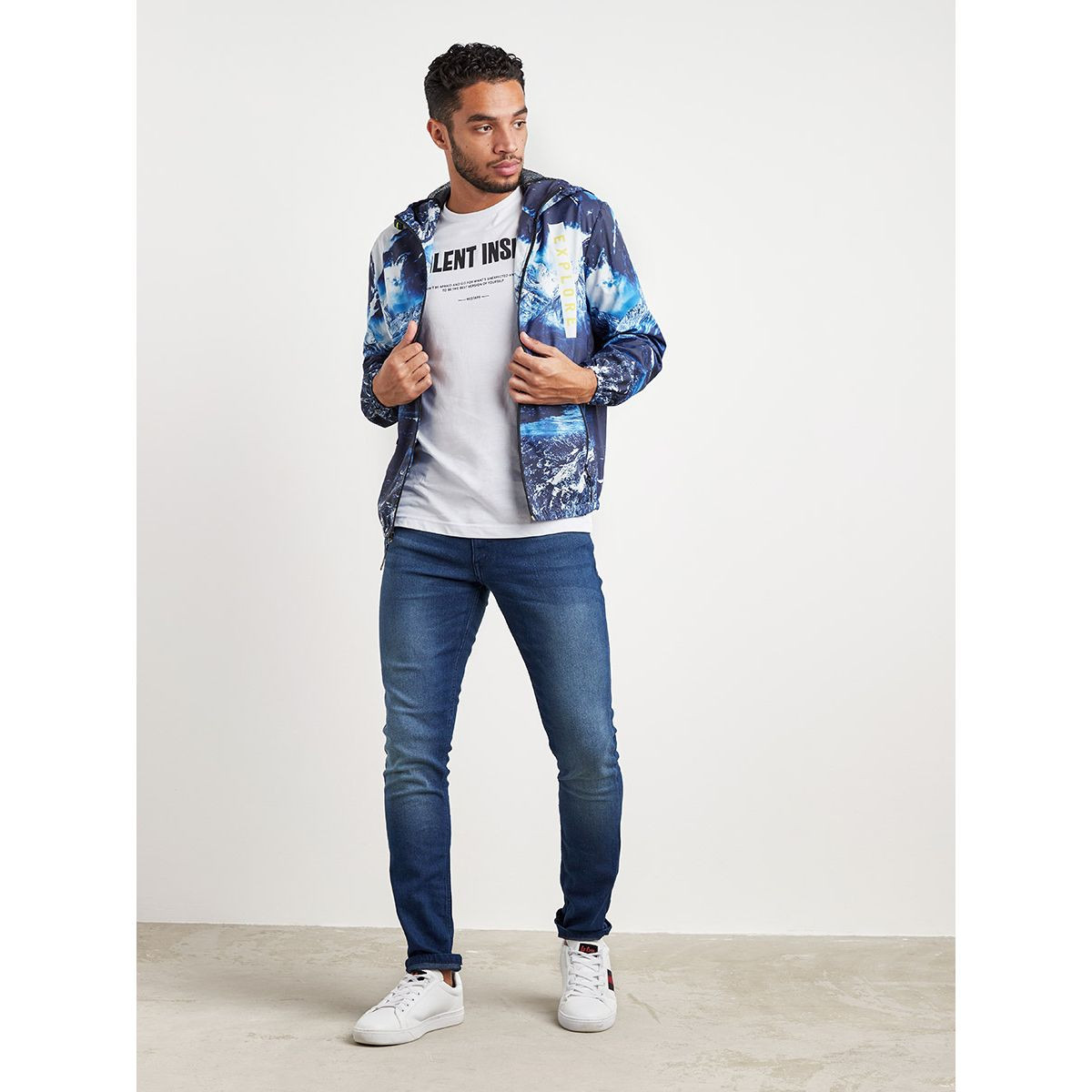 جاكيت بطبعات وغطاء رأس-men-clothing-jacketsandblazers-jackets-image-2