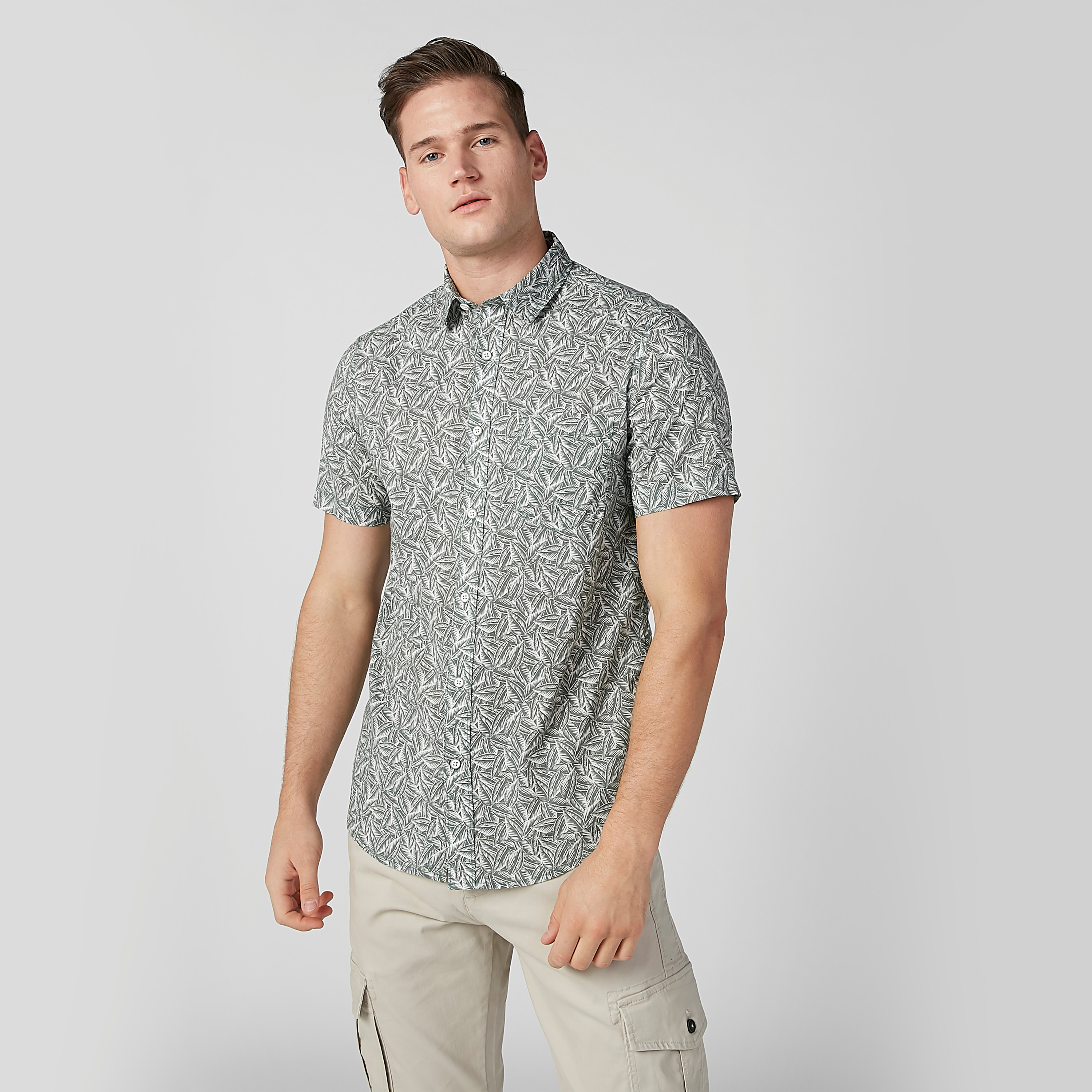 Shop Sustainable Printed Shirt with Short Sleeves in Slim