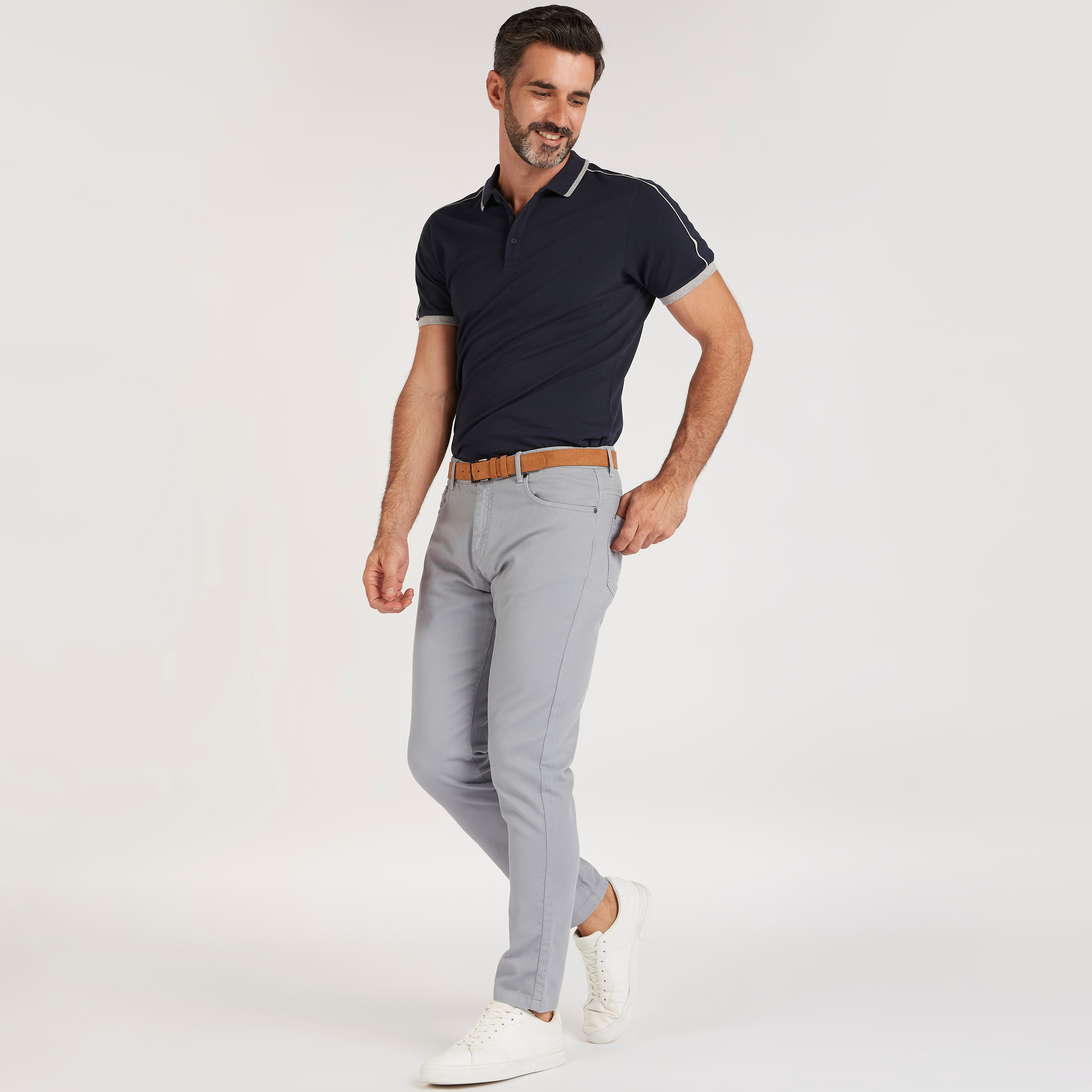 تيشيرت بولو سادة بأكمام قصيرة بتفاصيل خيوط بارزة مخطّطة-men-clothing-tshirtsandpolos-polos-image-2