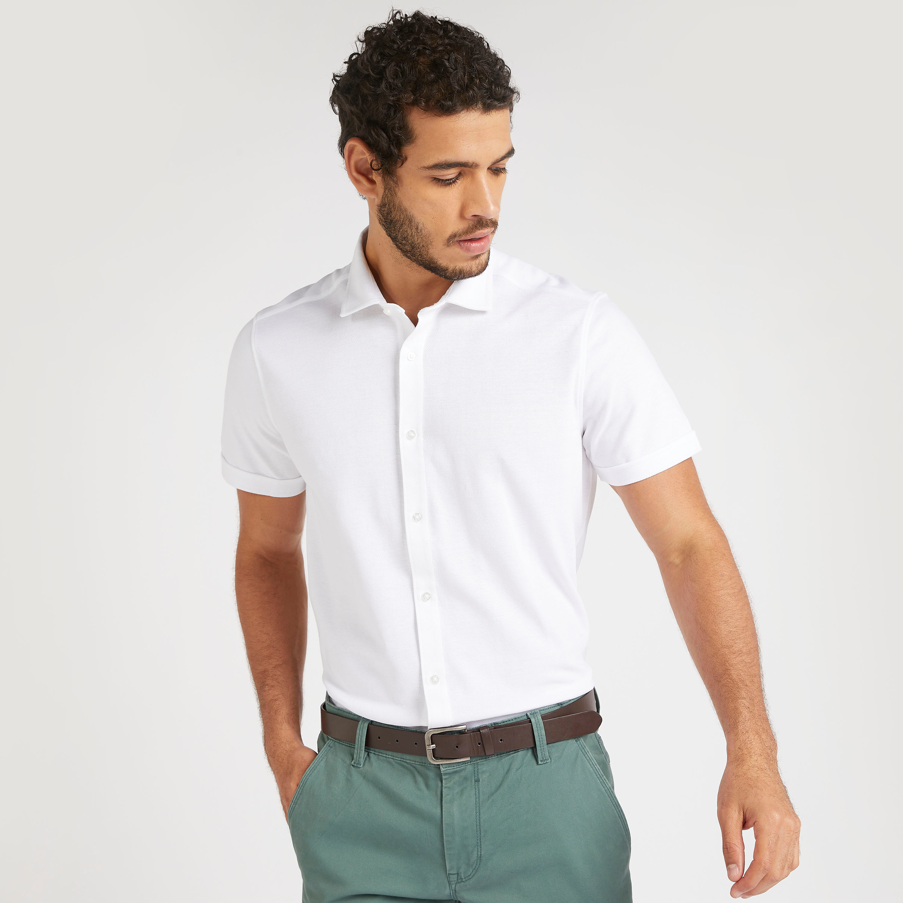 قميص بارز الملمس بقصة سليم وياقة عاديّة وأكمام قصيرة-men-clothing-shirts-image-21