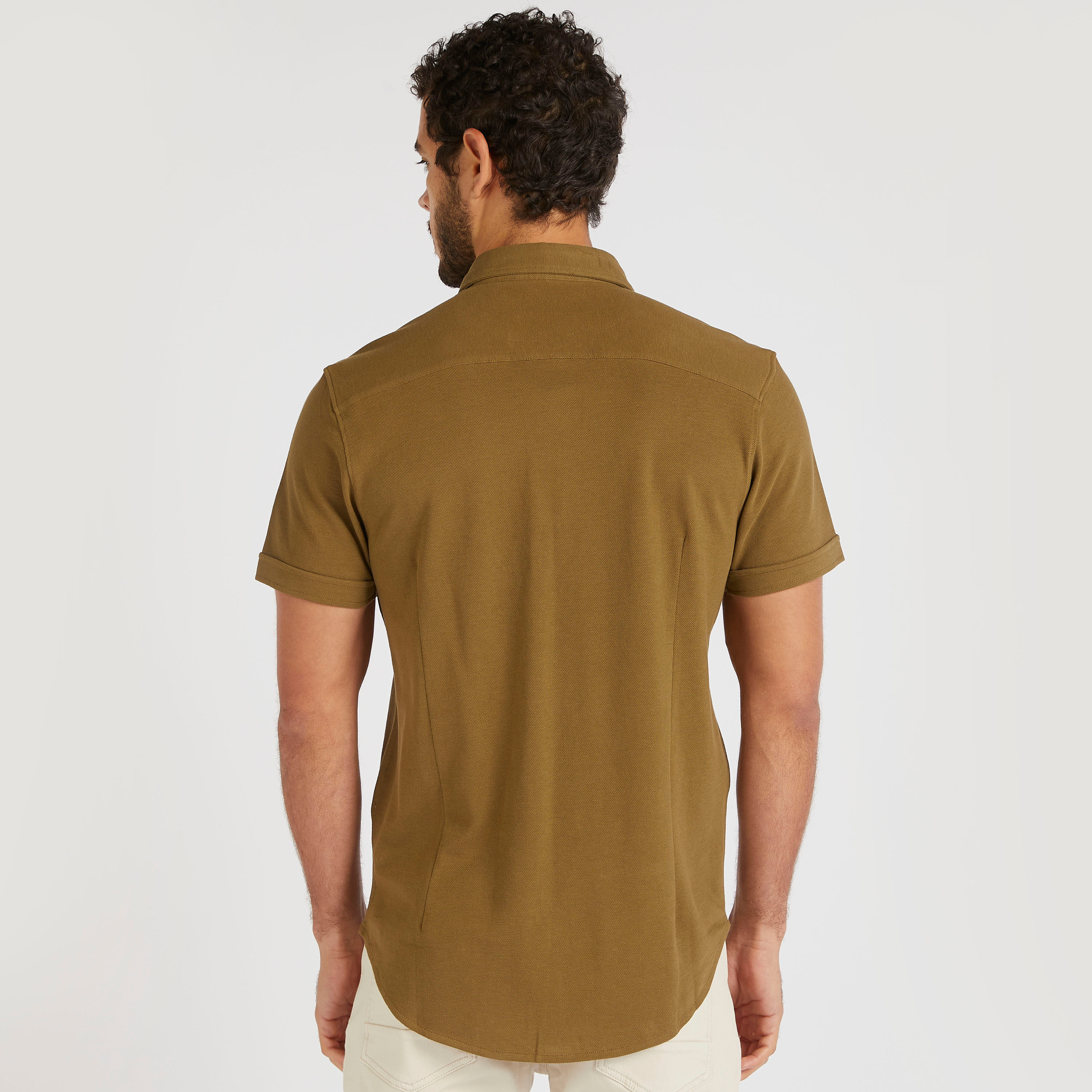 قميص بارز الملمس بقصة سليم وياقة عاديّة وأكمام قصيرة-men-clothing-shirts-image-9