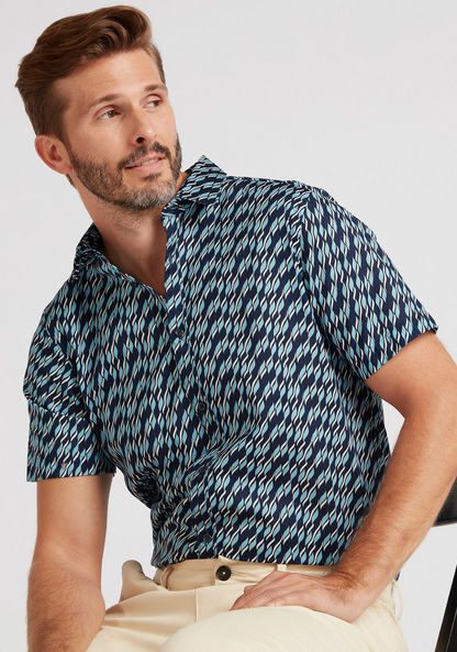 Slim Fit Printed Shirt with Short Sleeves