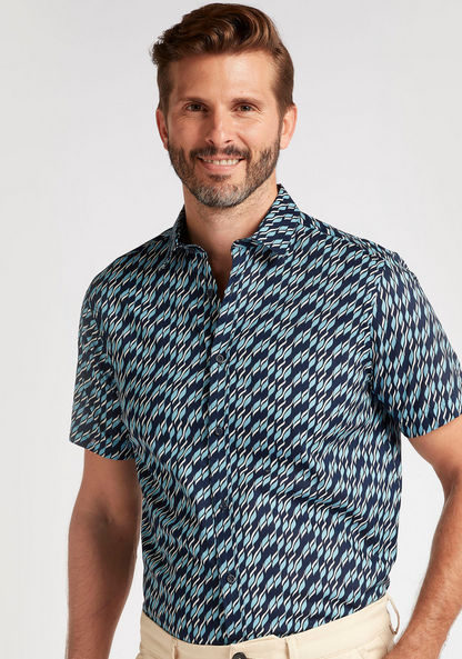 Slim Fit Printed Shirt with Short Sleeves