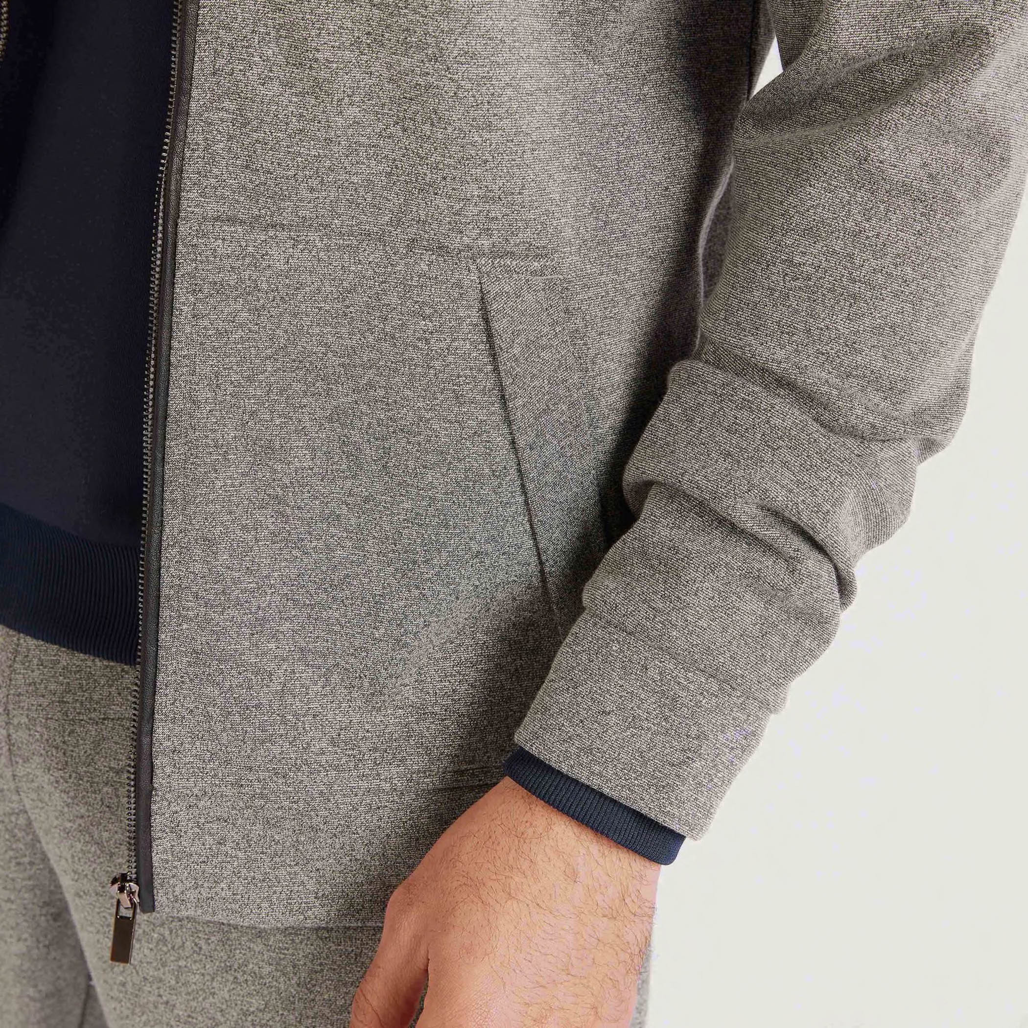 هودي سادة بسحّاب وأكمام طويلة وجيوب-men-winterwear-hoodiesandsweatshirts-image-5